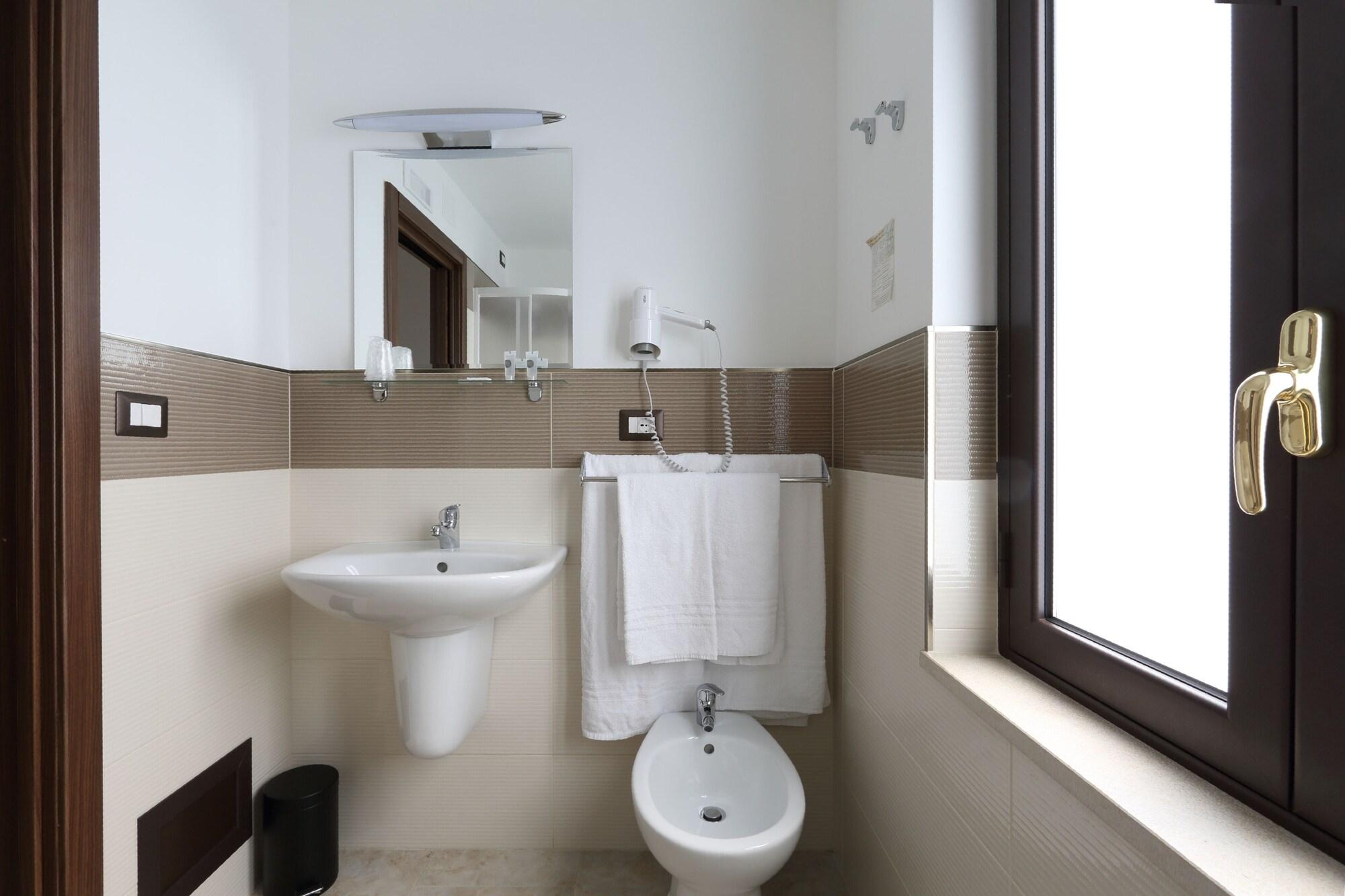 Equipamiento de Habitación Hotel Villa Astoria