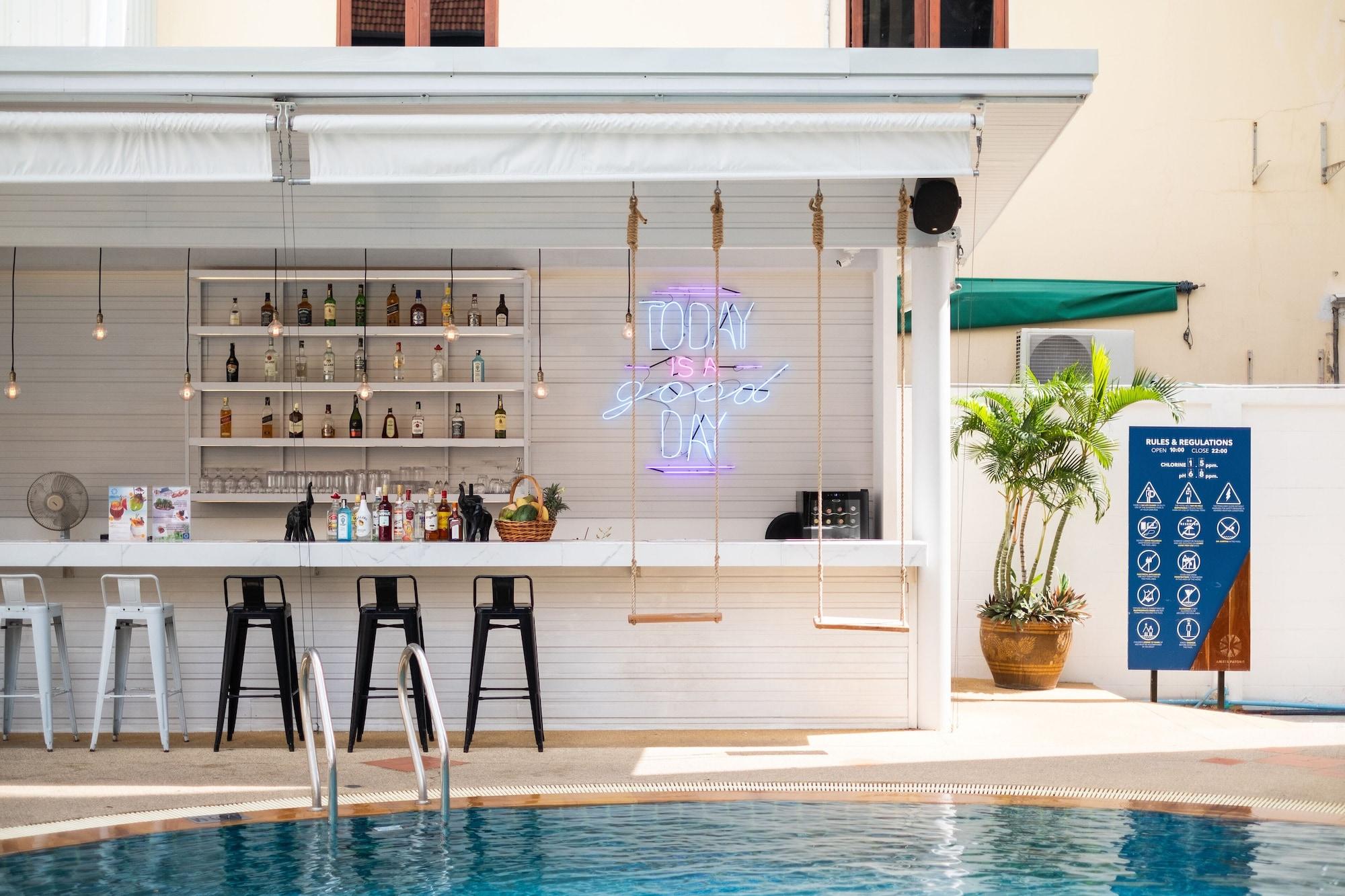 Bar/Salón Amata Patong