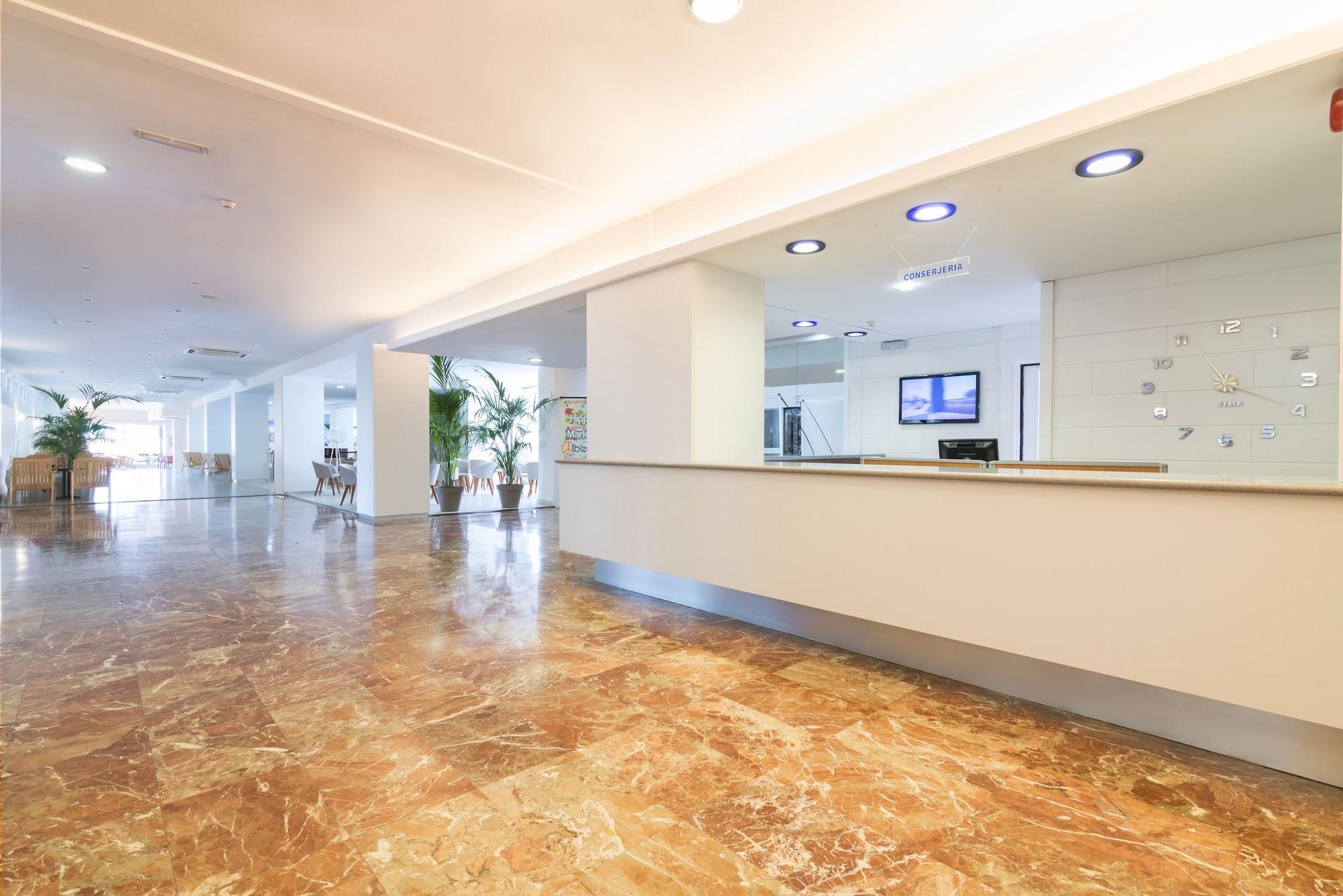 Vista Lobby azuLine Hotel Bergantín