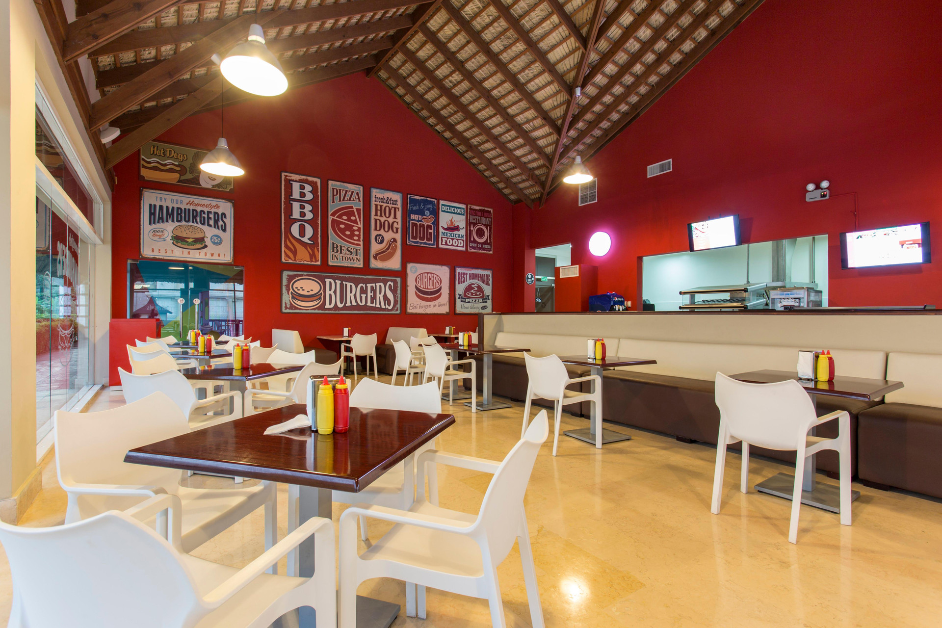 Bar/Salón Marien Puerto Plata