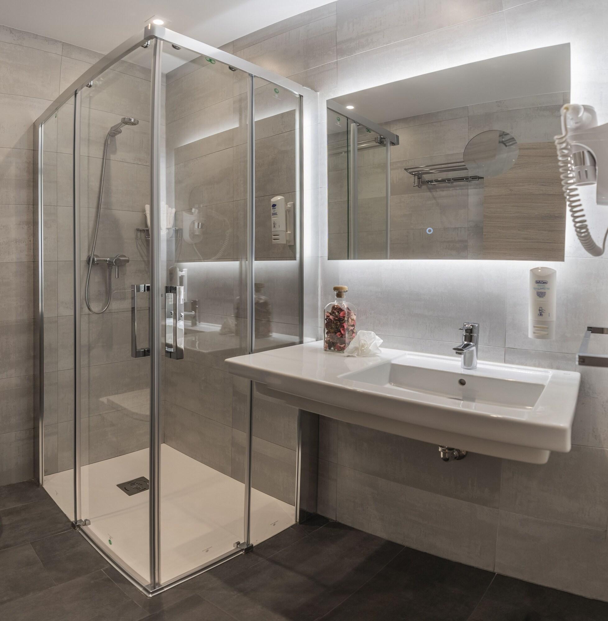 Equipamiento de Habitación Hotel NERU con encanto