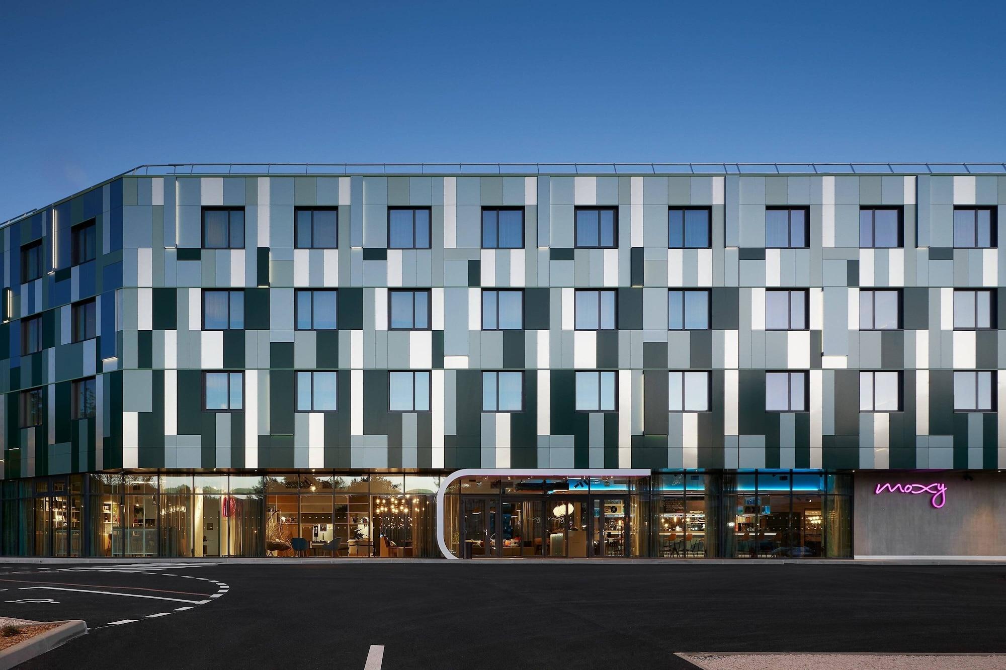 Vista Exterior Moxy Sophia Antipolis