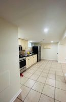 Alquiler Vacacional - Roomy garden apartment close to hospitals, shopping and transportation!