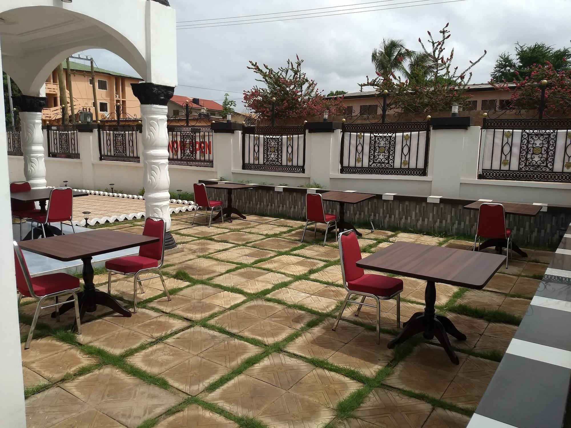 Restaurant The Winford Boutique Hotel Achimota