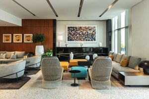 Alojamiento - Th8 Palm Dubai Beach Resort, Vignette Collection by IHG