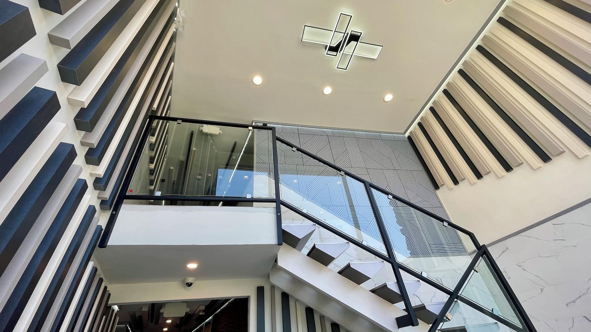 Varios Quintessence ApartHotel