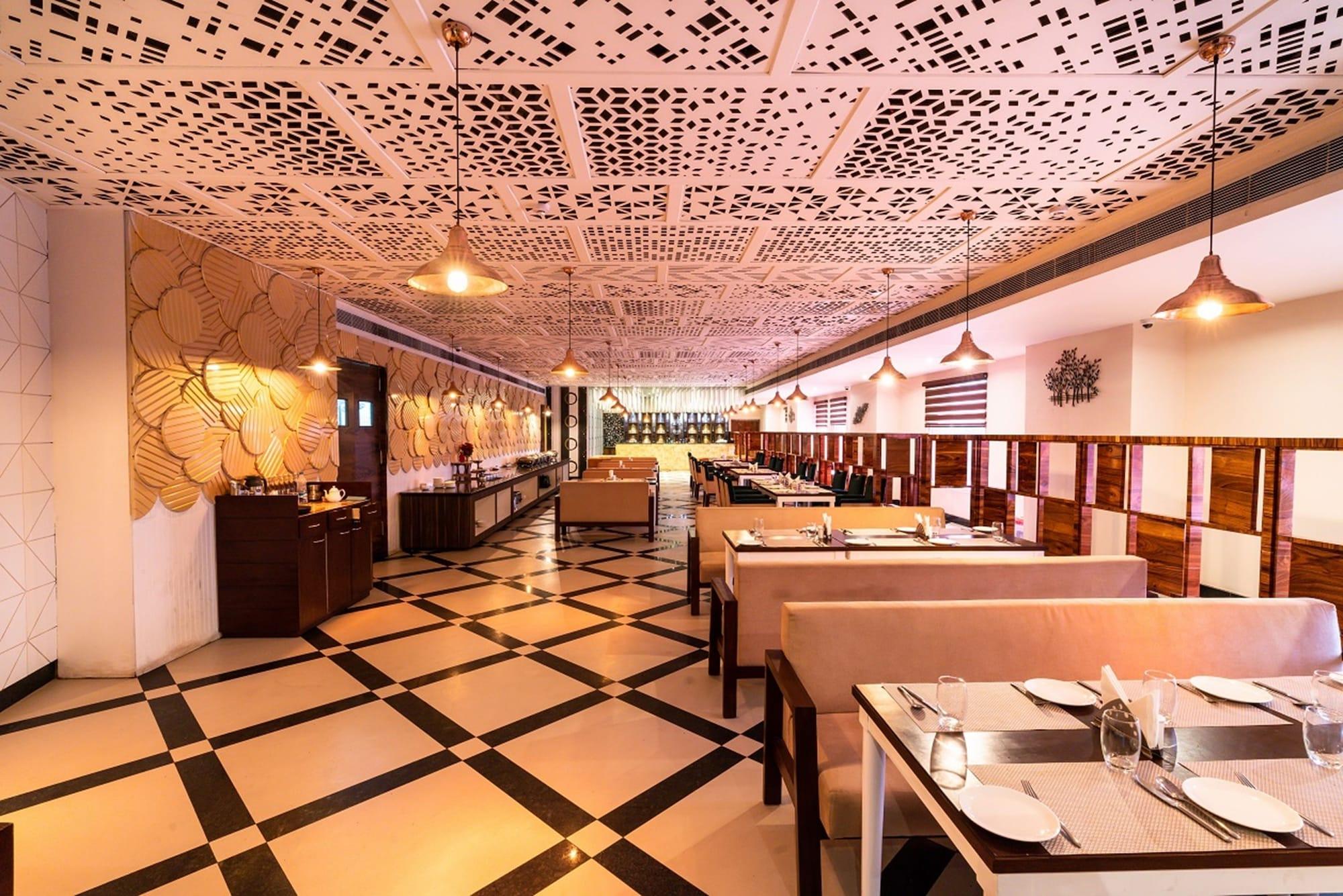 Restaurant Clarks Inn Ambala