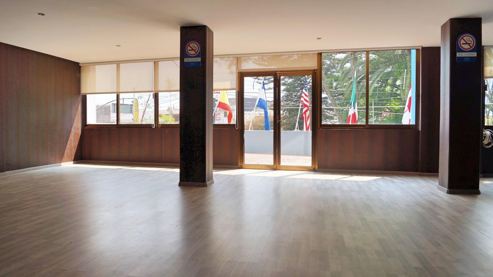 Gimnasio Suites Meson del Cid
