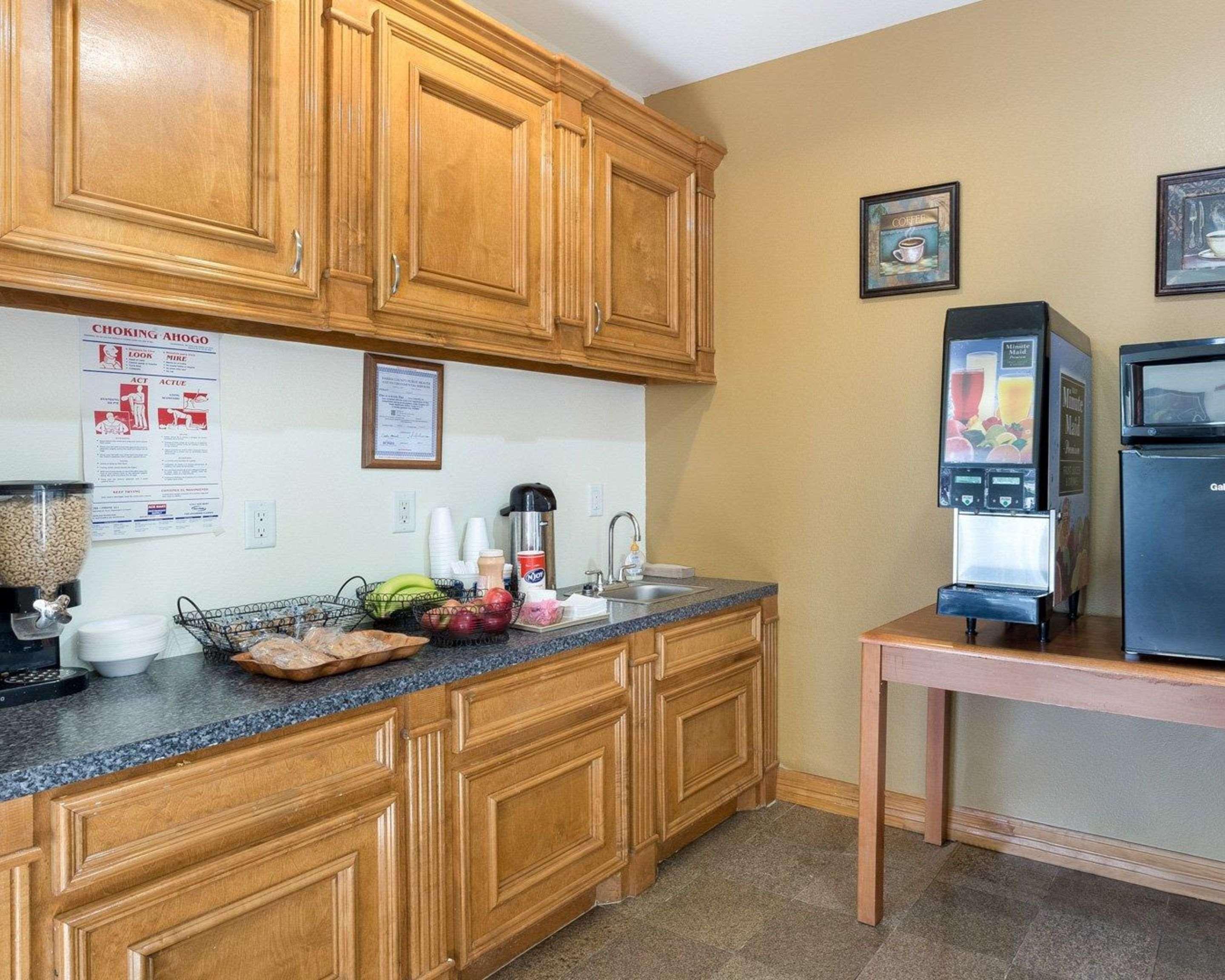 Restaurant Rodeway Inn & Suites Humble