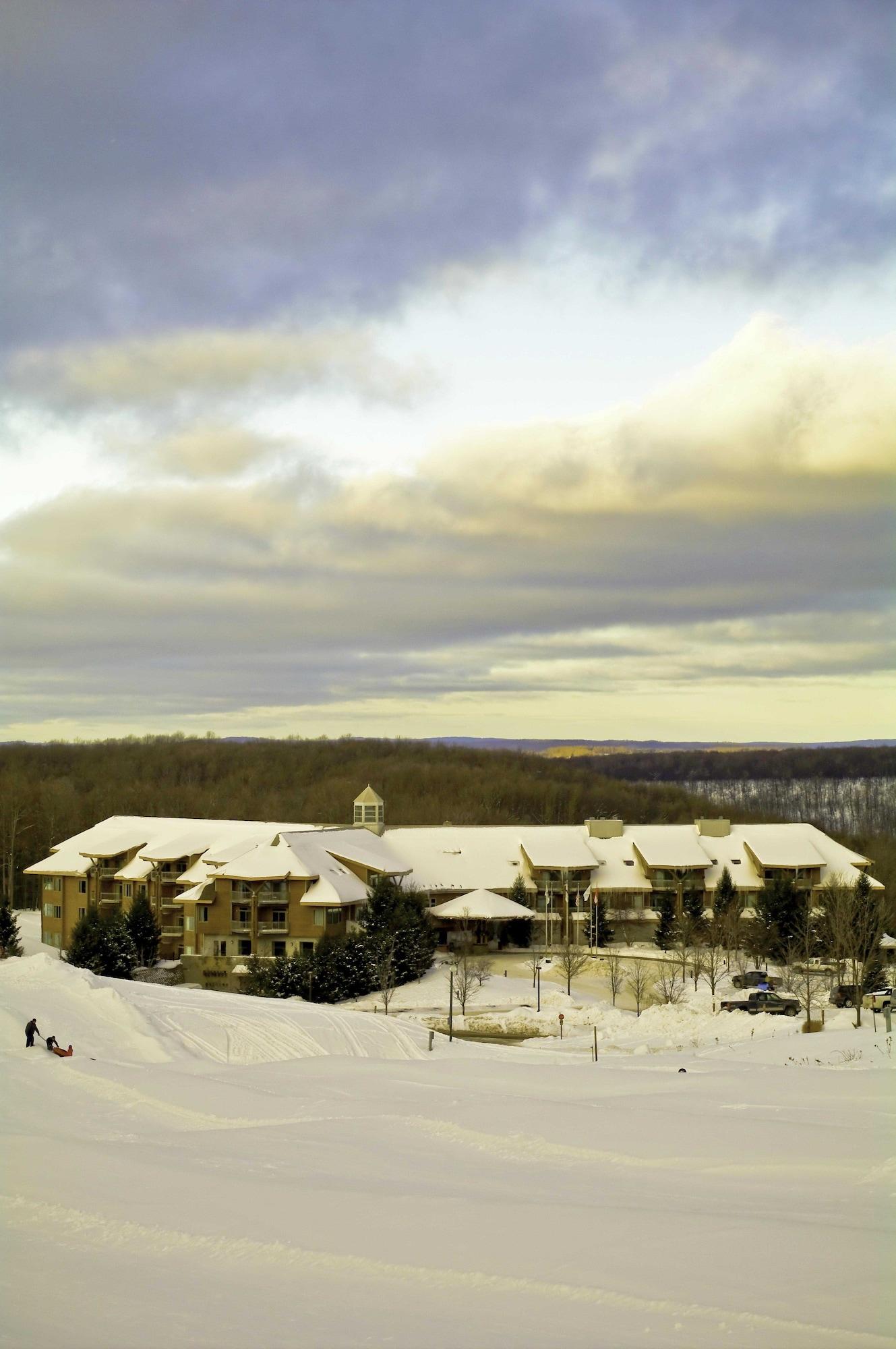 Vista Exterior The Lodge at Cedar River, Shanty Creek Resort