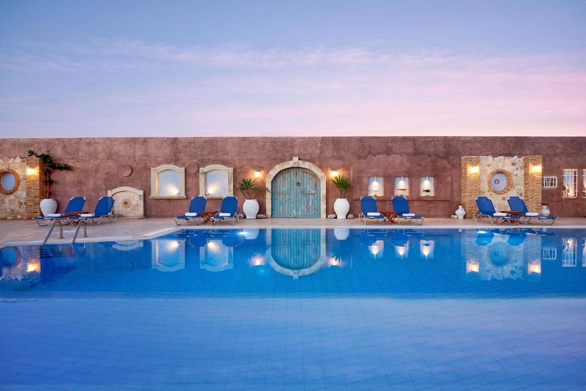 Varios Golden Bay Hotel
