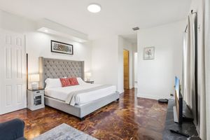 Alquiler Vacacional - Luxurious 1.4-Acre Oasis with Pool, Hot Tub, and Stunning Sunroom