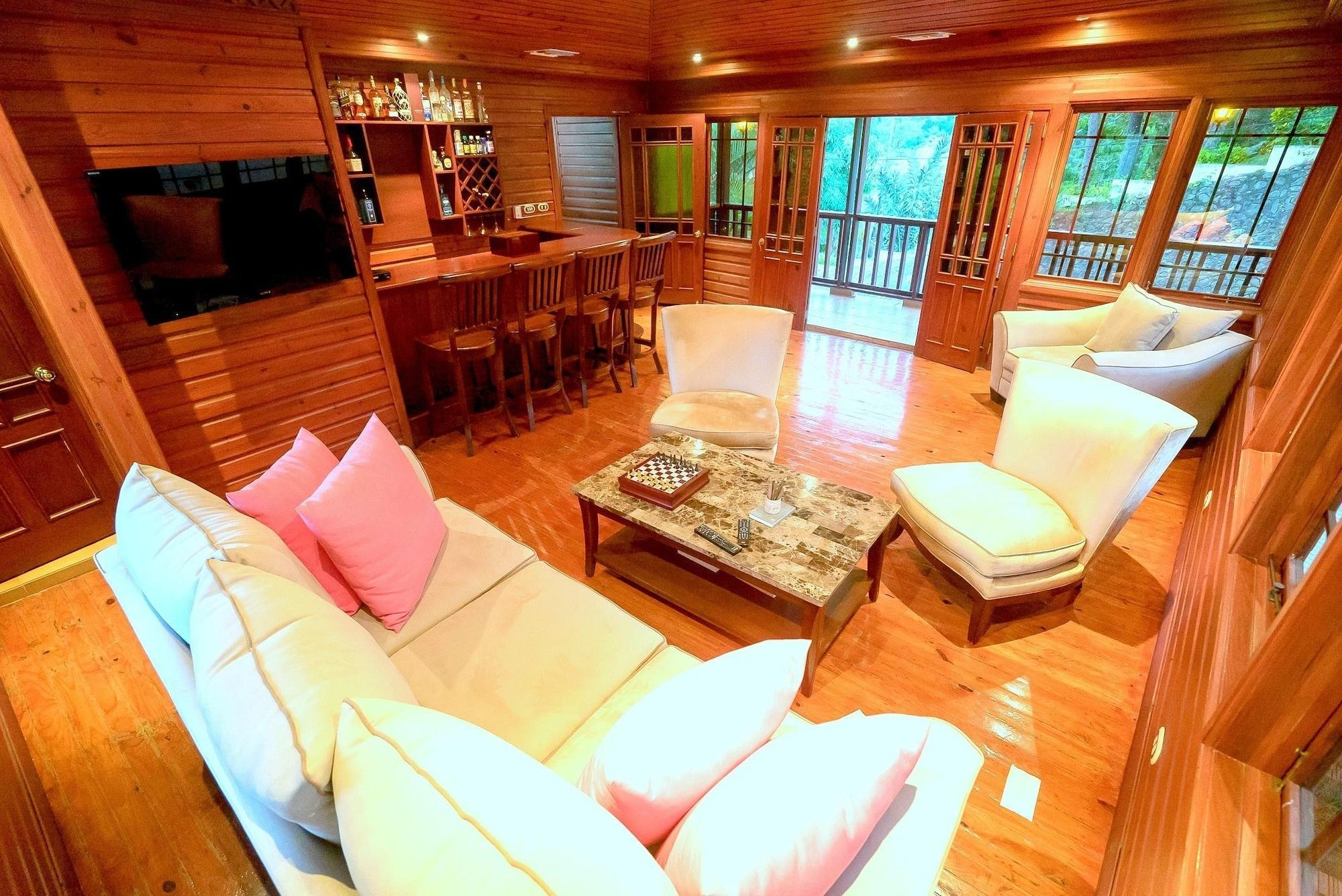 Bar/Salón Villa Celeste Estate