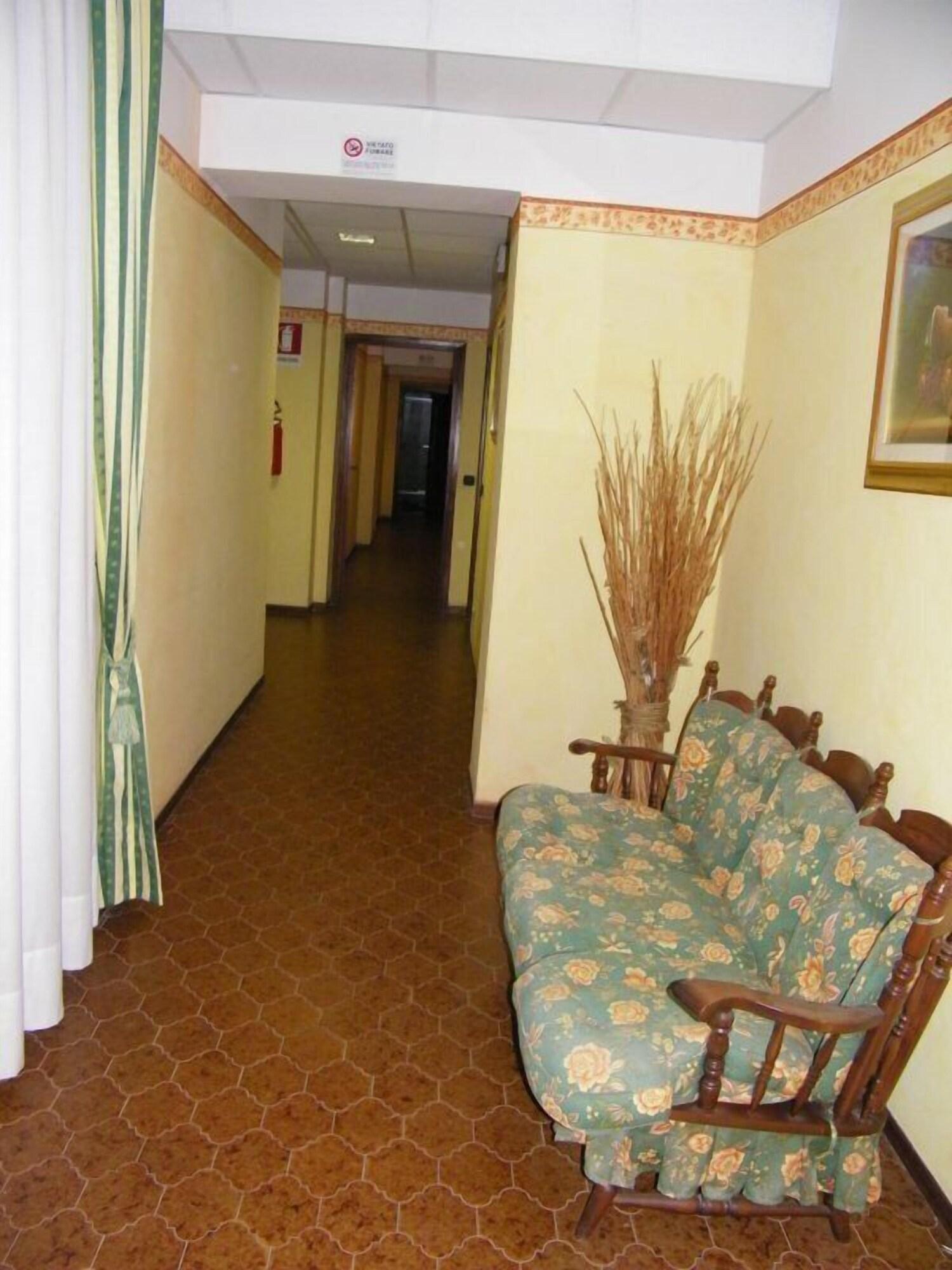 Varios Hotel Cavallo Bianco