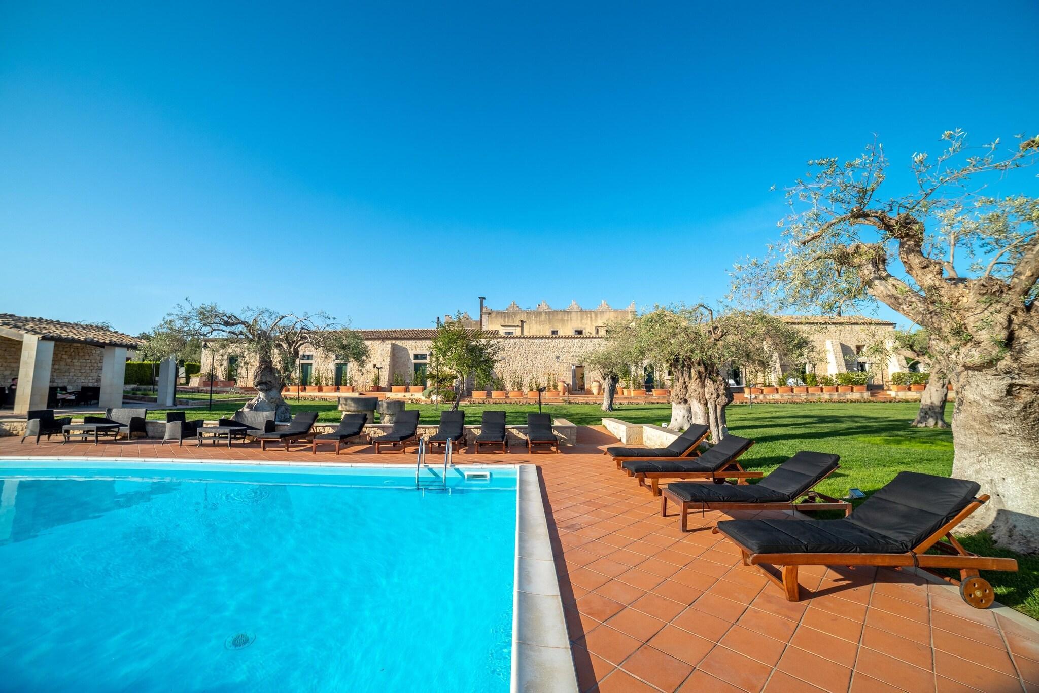 Vista Piscina Torre Don Virgilio Country Hotel