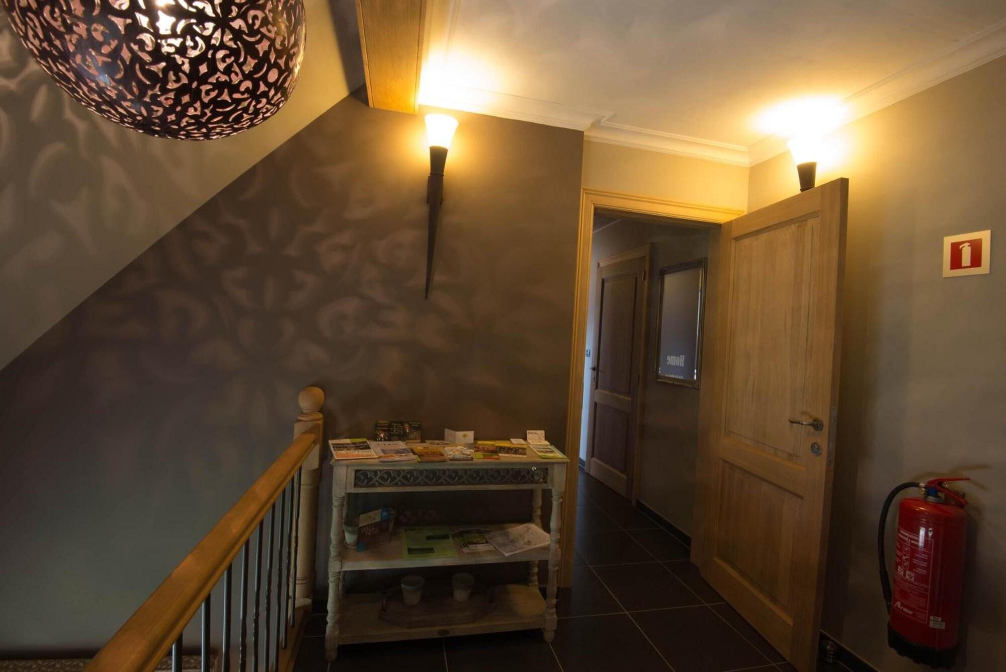 Vista Lobby B&B Welcome Home