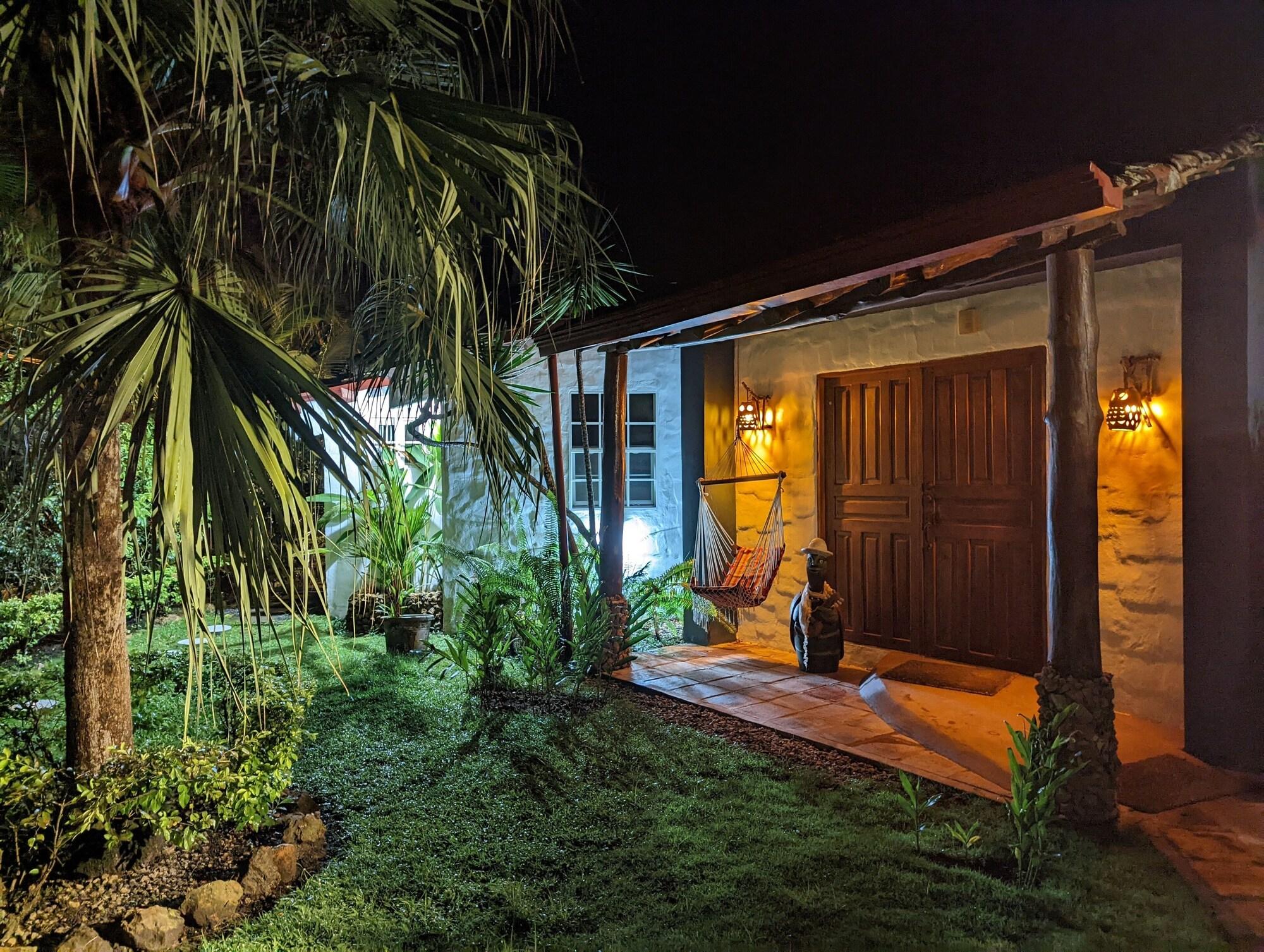 Vista Exterior Villa Botero By Casa Mojito B&B