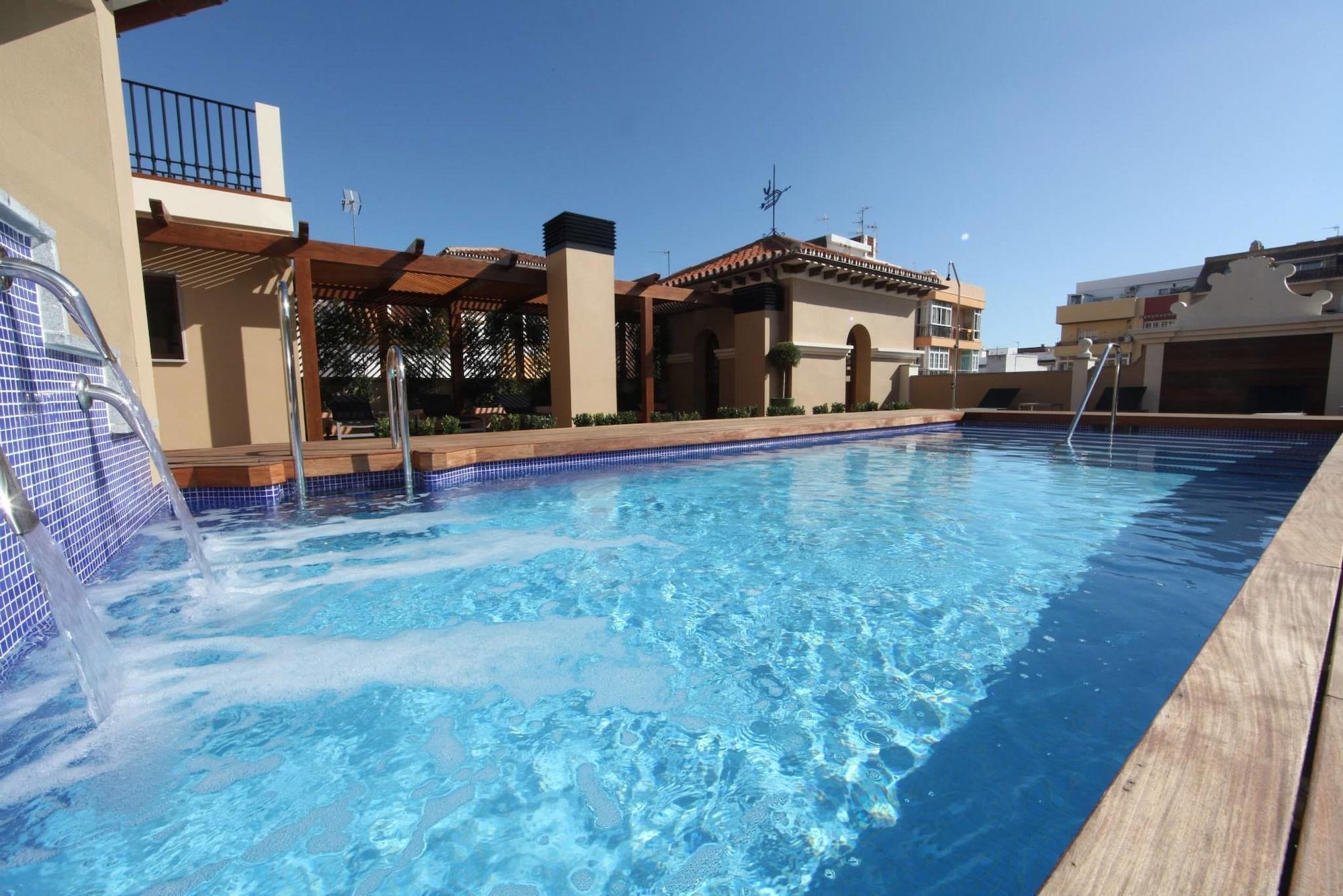 Vista Piscina Hotel Casa Consistorial