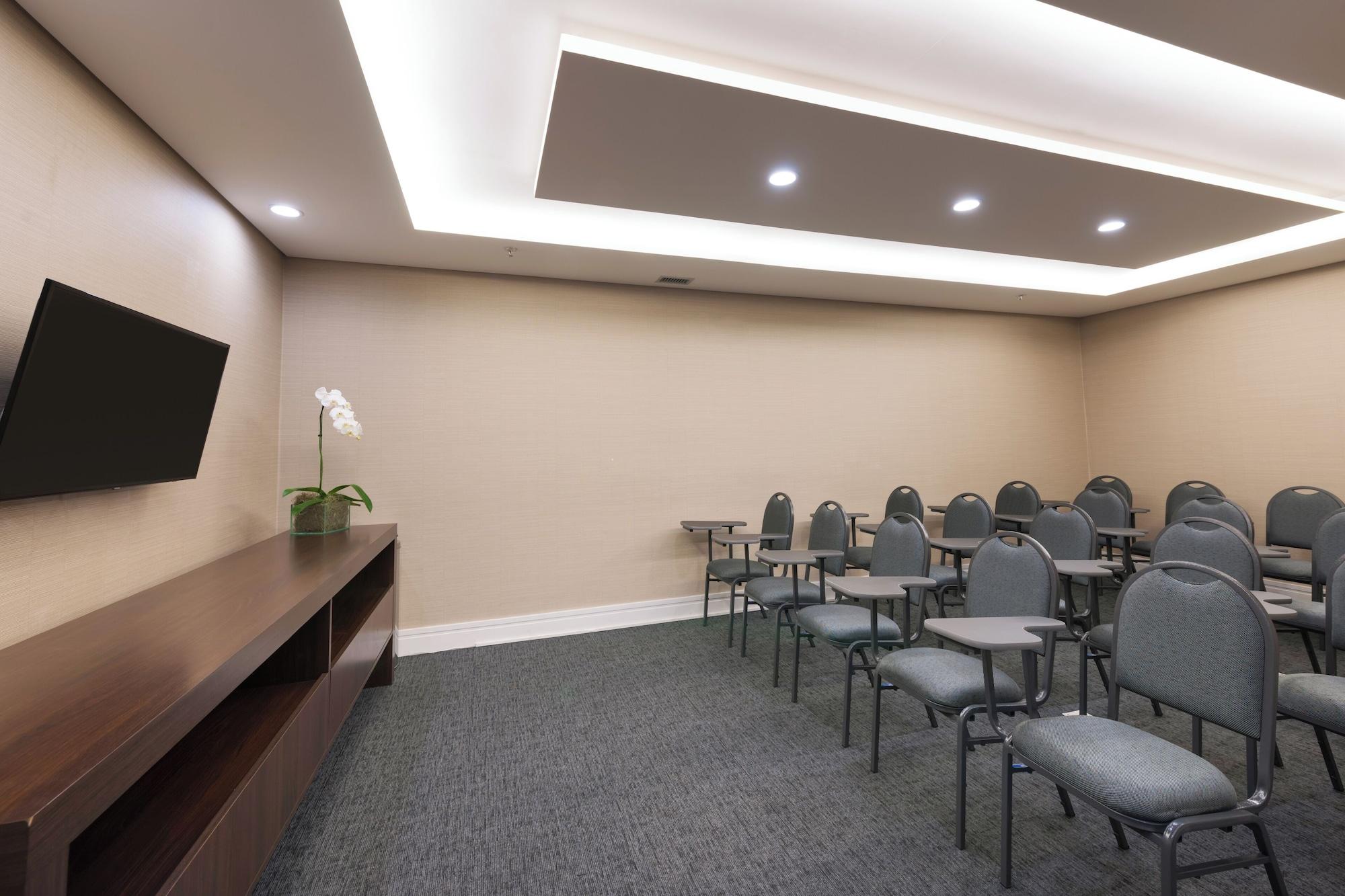 Salón de Baile Matiz Multi Suítes