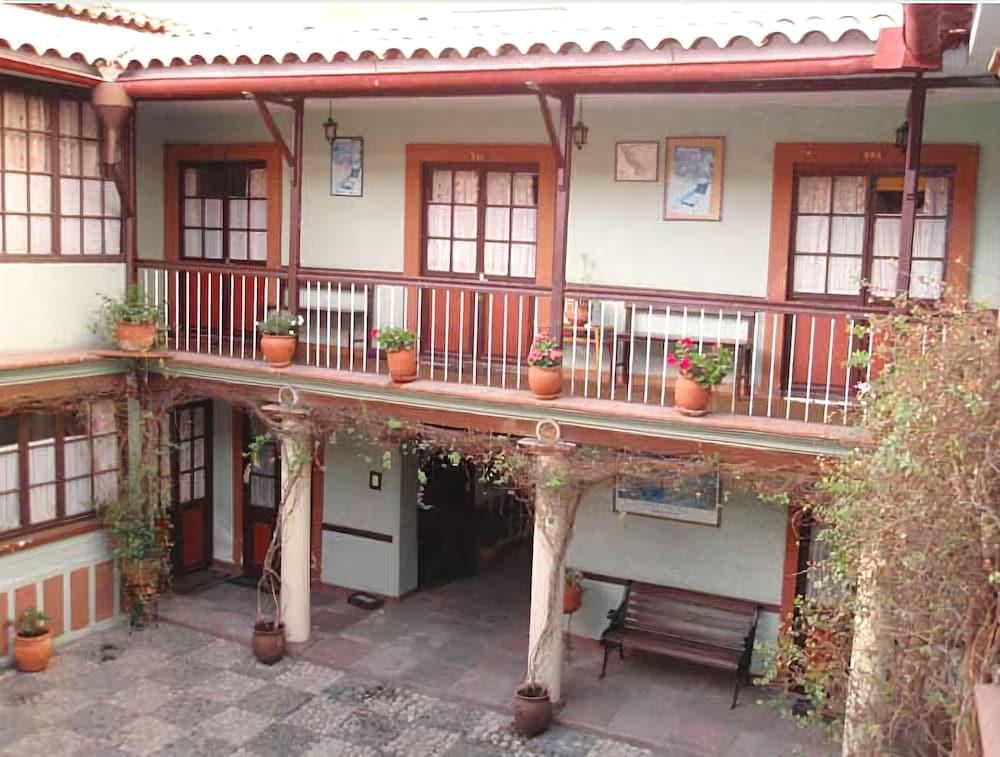 Varios Hostal Republica