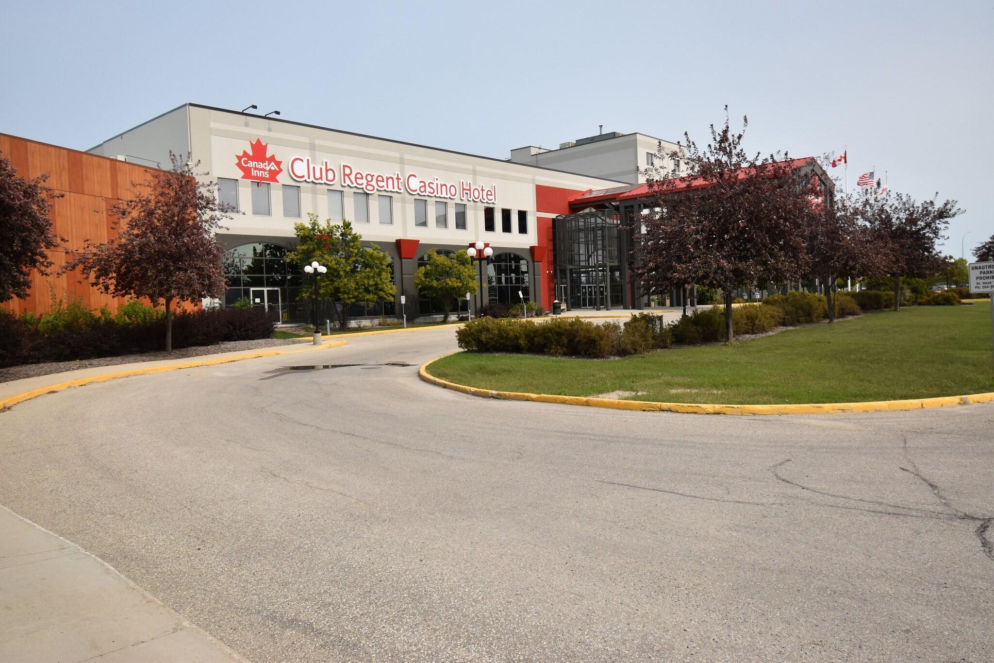 Vista Exterior Canad Inns Destination Centre Club Regent Casino Hotel