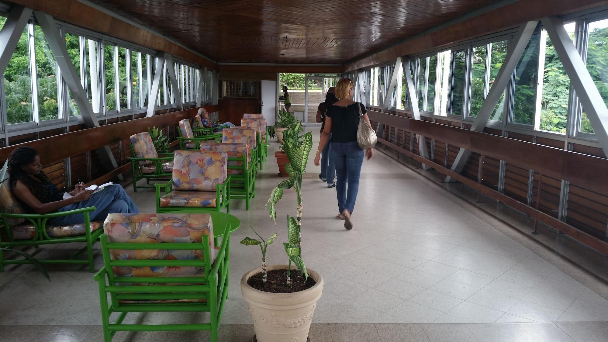 Vista Lobby High Tides Beach Studio