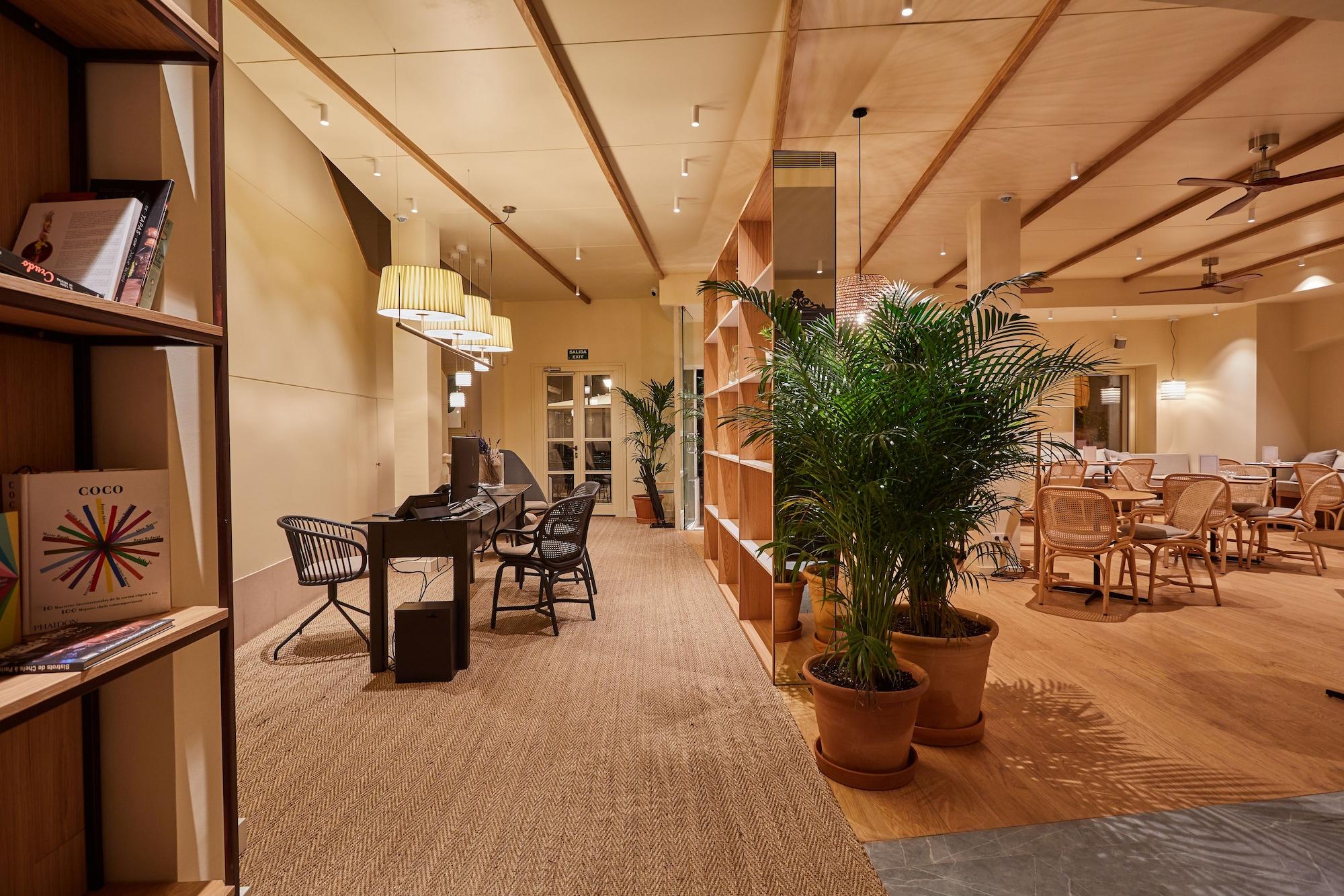 Vista Lobby Mon Boutique Hotel