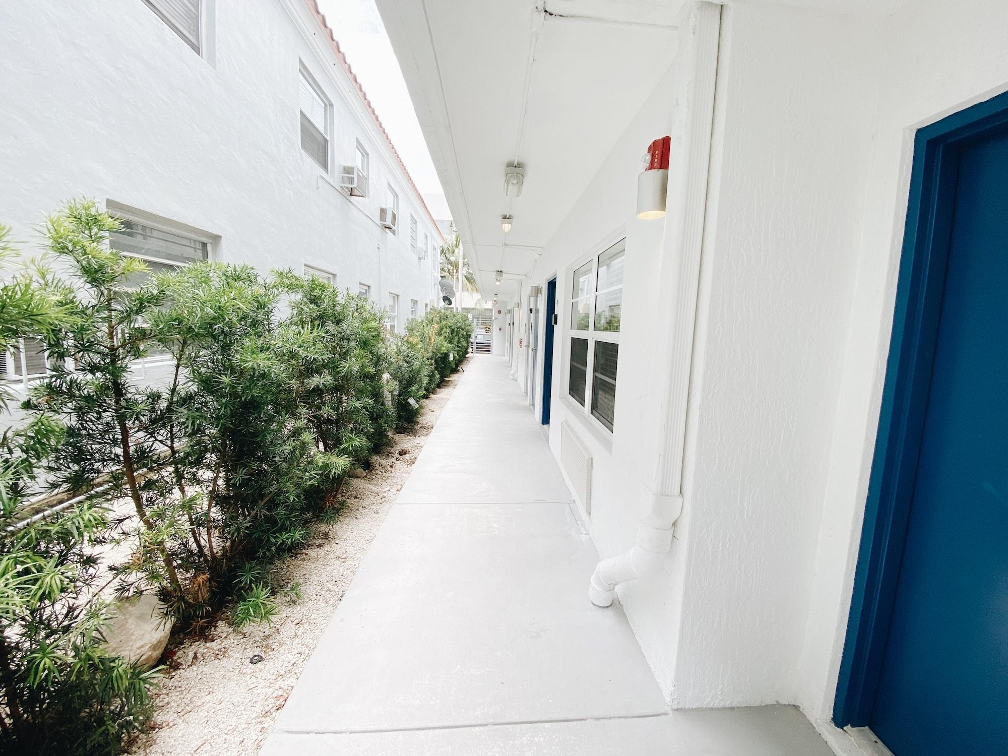 Vista Lobby Samantha Apartments by Lowkl