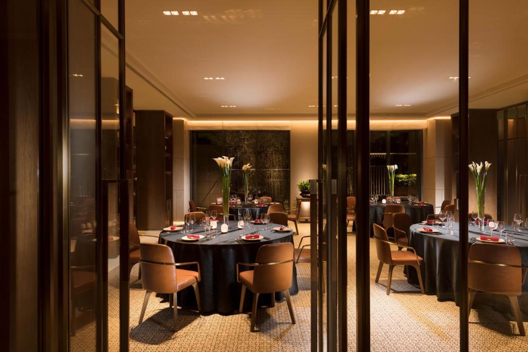 Restaurant Joyze Hotel Xiamen, Curio Collection by Hilton