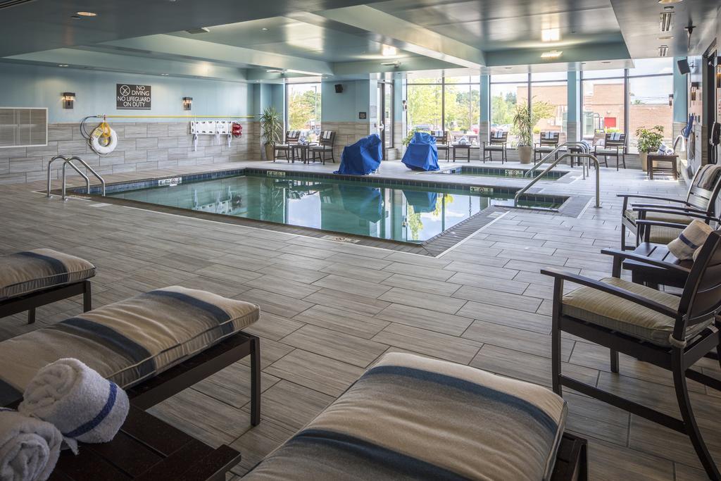 Vista Piscina Hilton Garden Inn Pittsburgh Airport