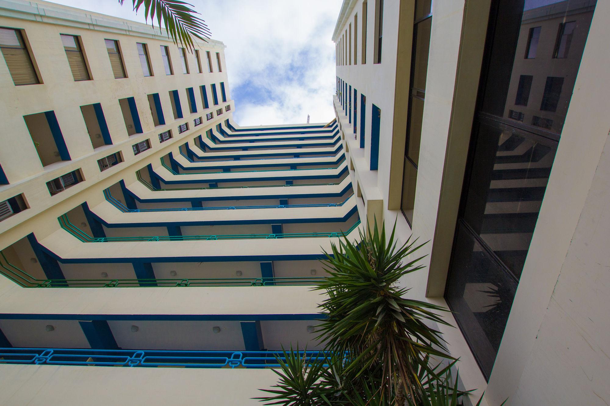 Vista Exterior Blue Bay Hotel Salinas