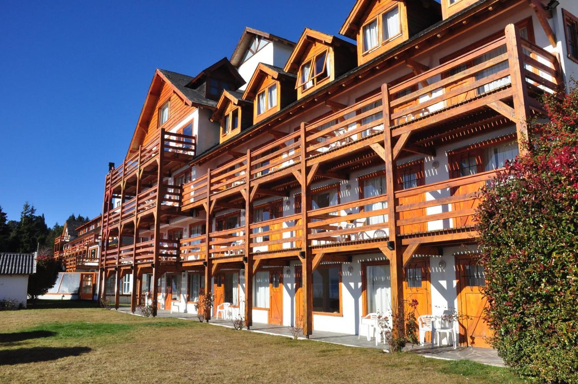 Vista Exterior Apart del Lago