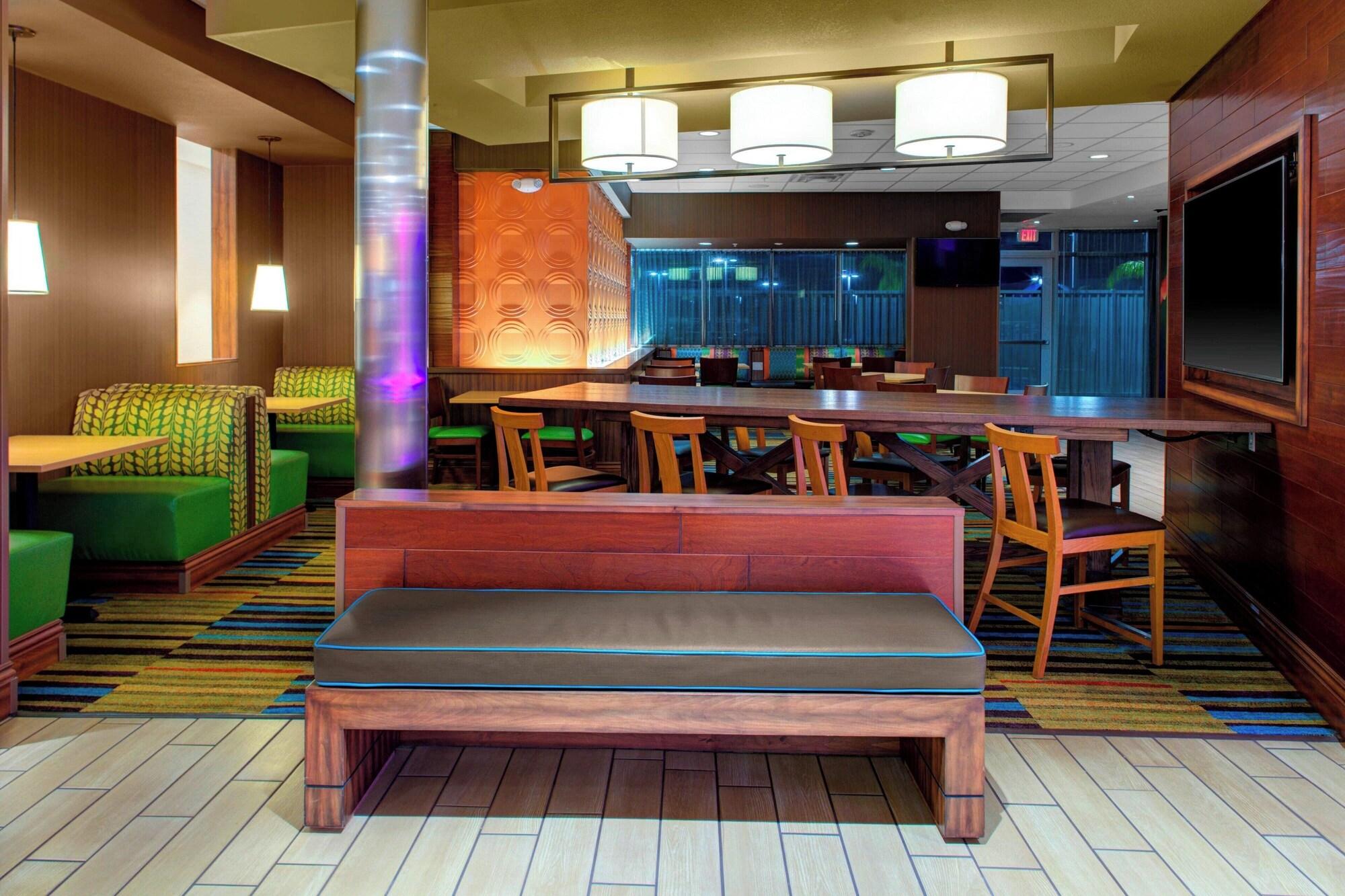 Restaurant Fairfield Inn & Suites by Marriott Bakersfield North/Airport