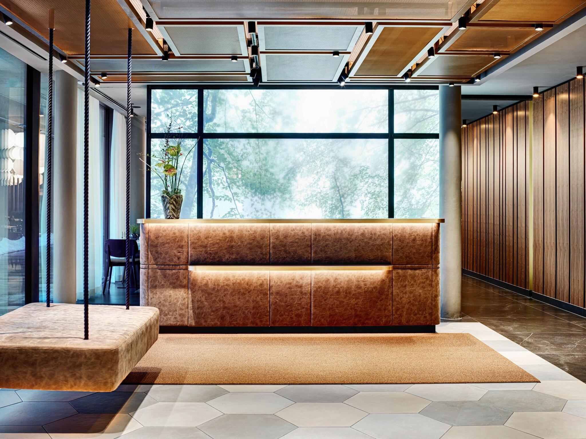 Vista Lobby Stage 12 Hotel by Penz