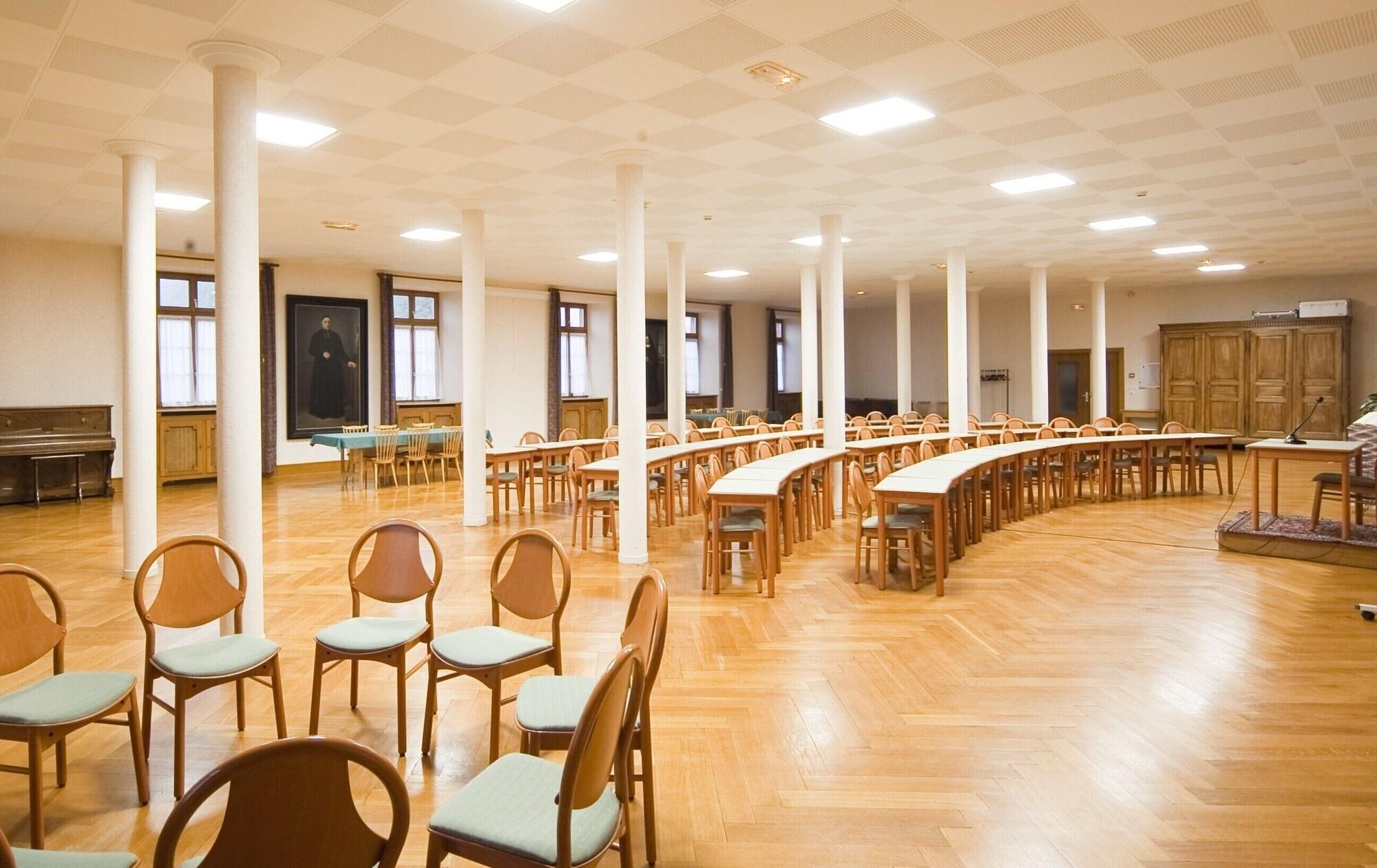 Sala de Reuniones Hôtellerie du Couvent