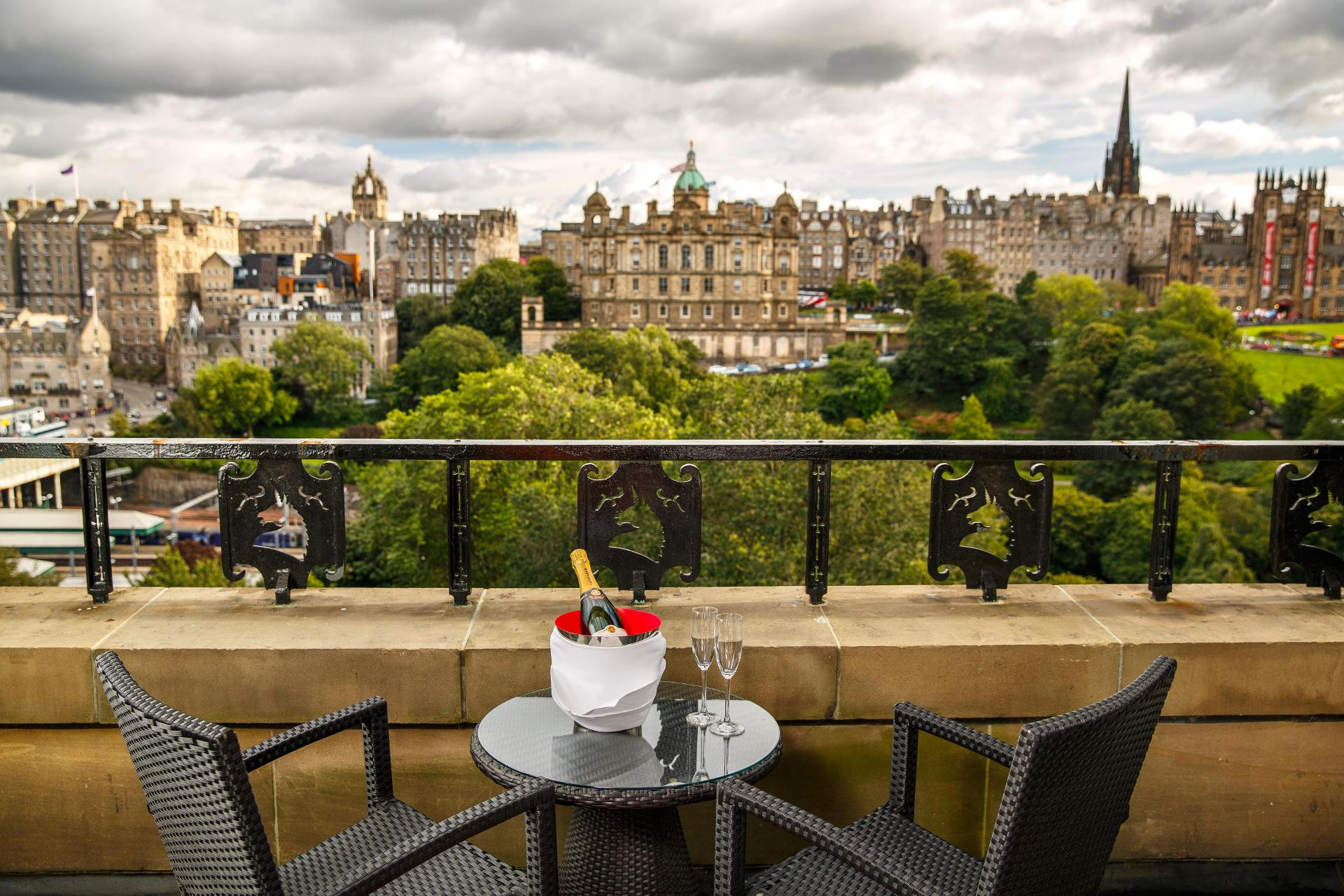 Vista Exterior Mount Royal Hotel Edinburgh by The Unlimited Collection