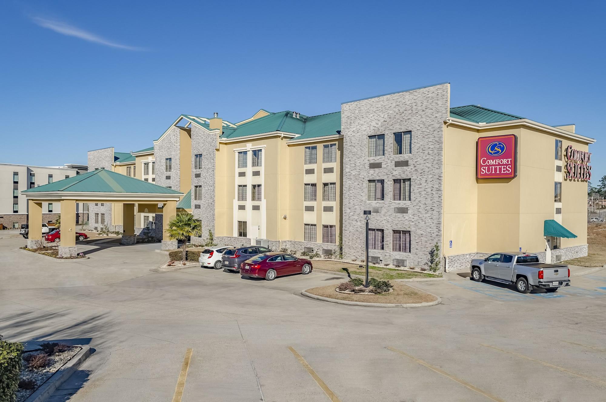 Vista Exterior Comfort Suites Hattiesburg near University