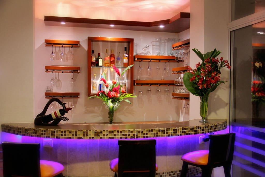 Bar/Salón Serenity Suites