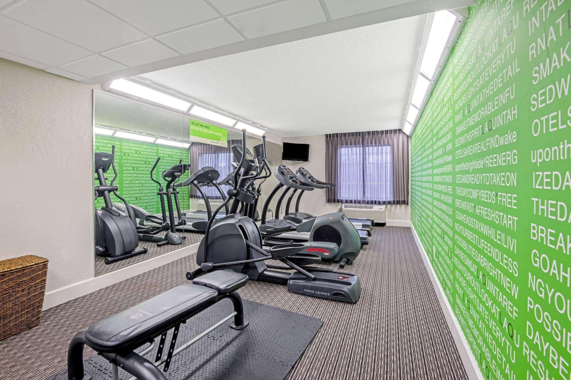 Gimnasio La Quinta Inn & Suites by Wyndham San Antonio Airport