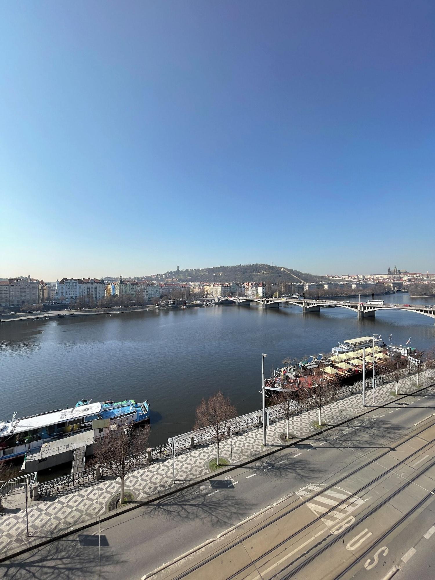 Vista Exterior Rašínovo nábřeží - Riverside Residence