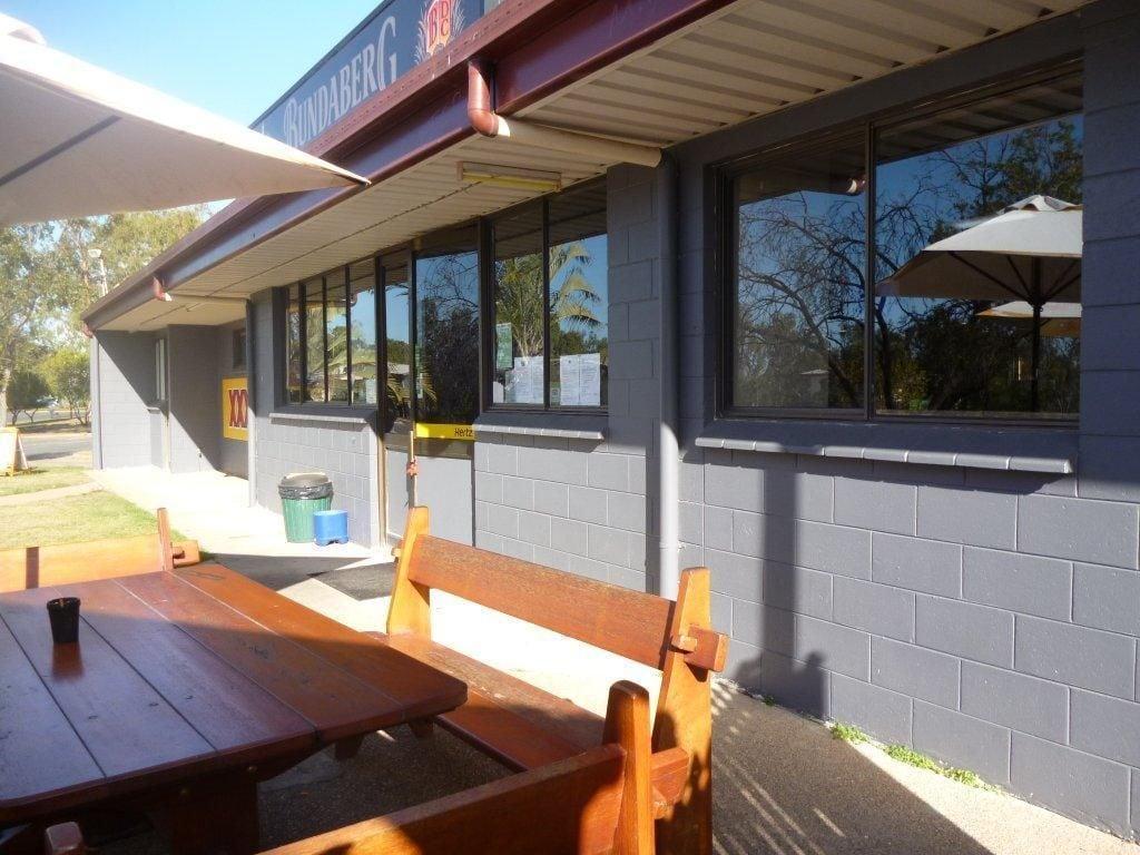 Vista Exterior Tieri Hotel Motel