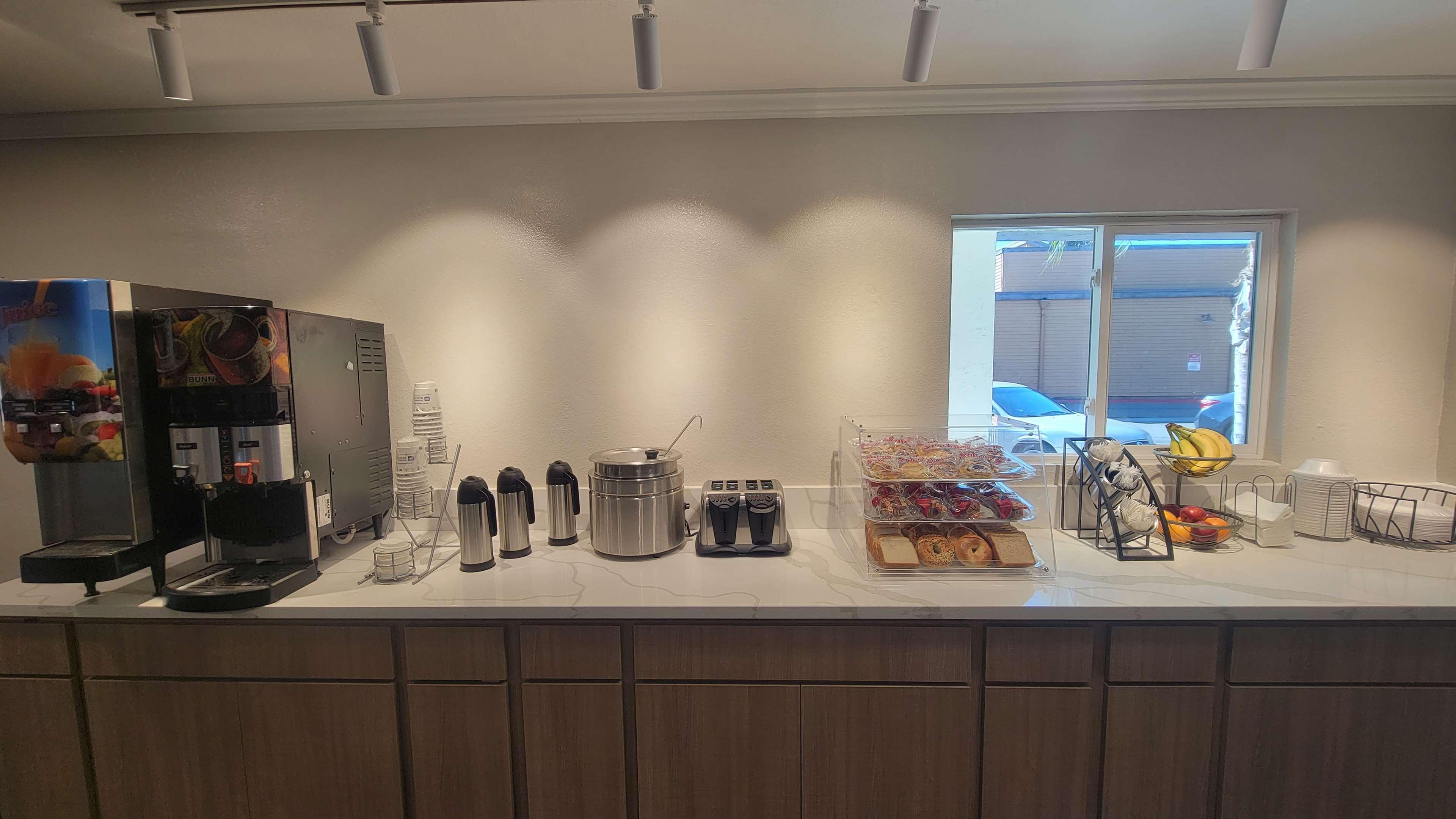 Restaurant SureStay Hotel by Best Western Chula Vista San Diego Bay