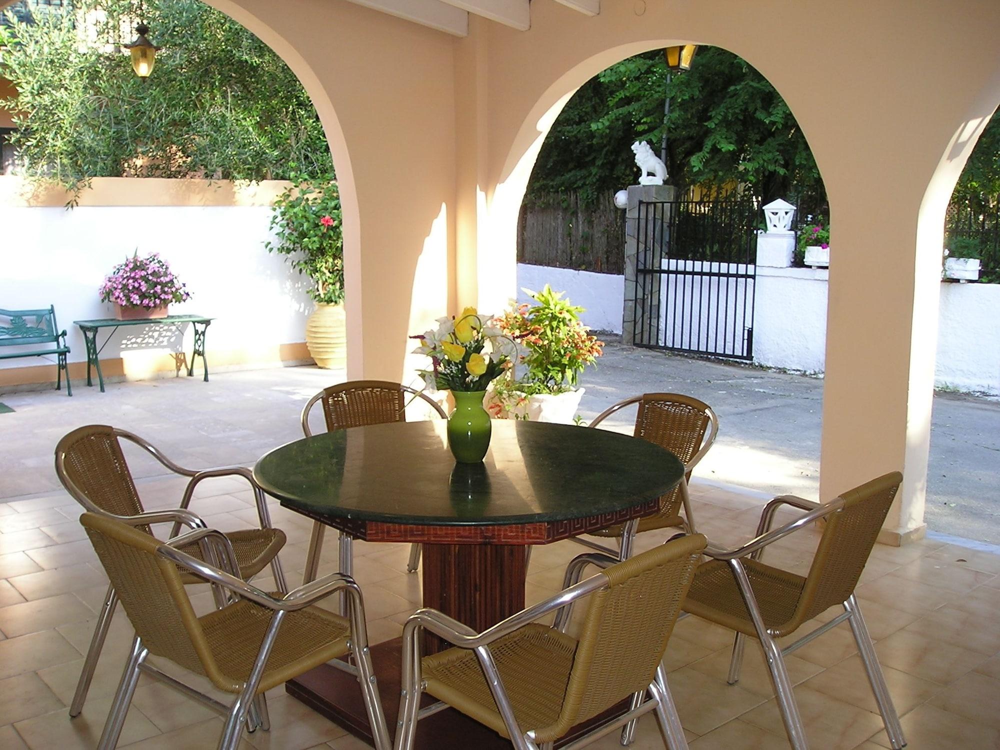 Restaurant River Studios & Apartments