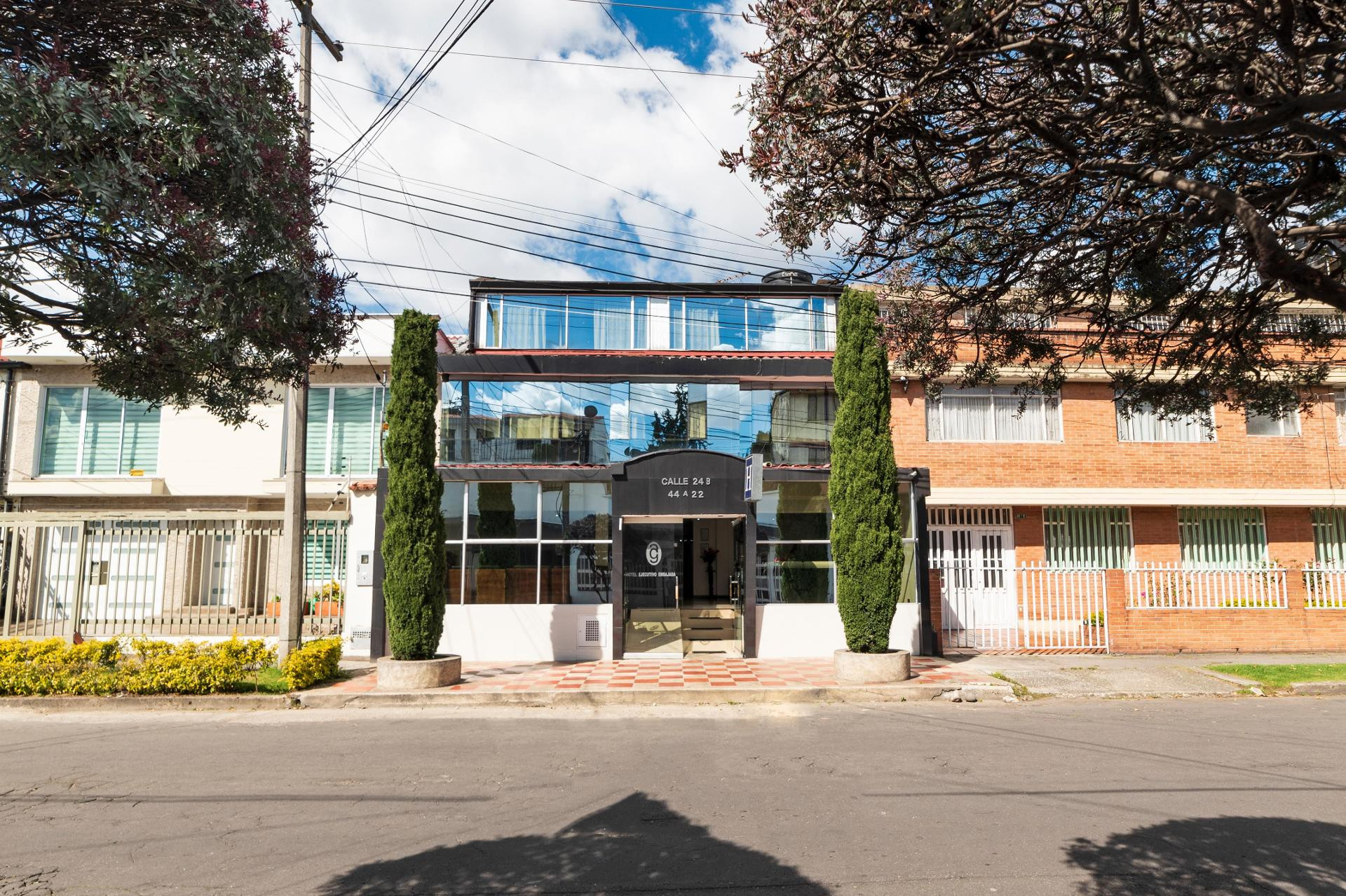 Varios Hotel Ejecutivo Embajada