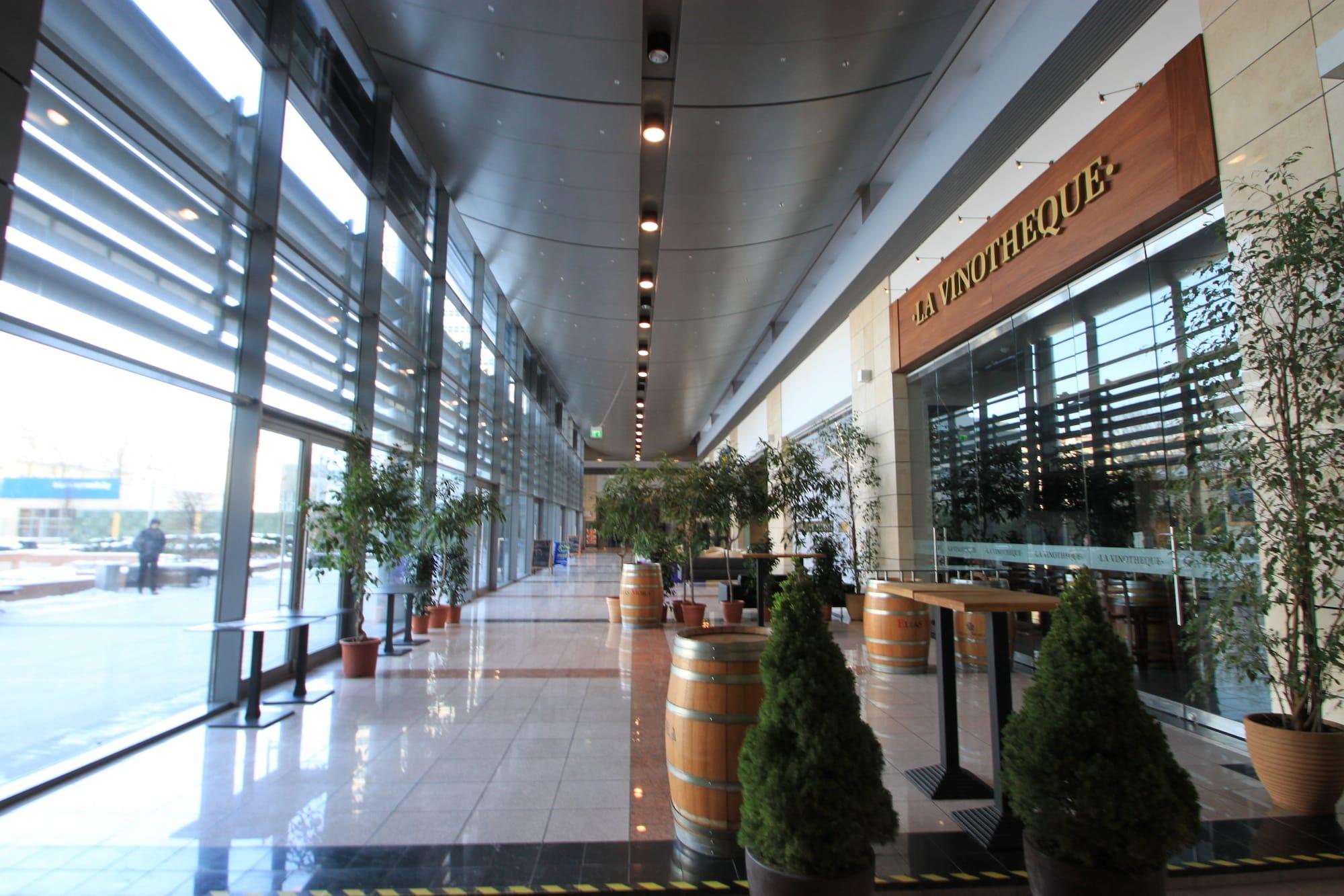 Vista Lobby Platinum Towers E-Apartments