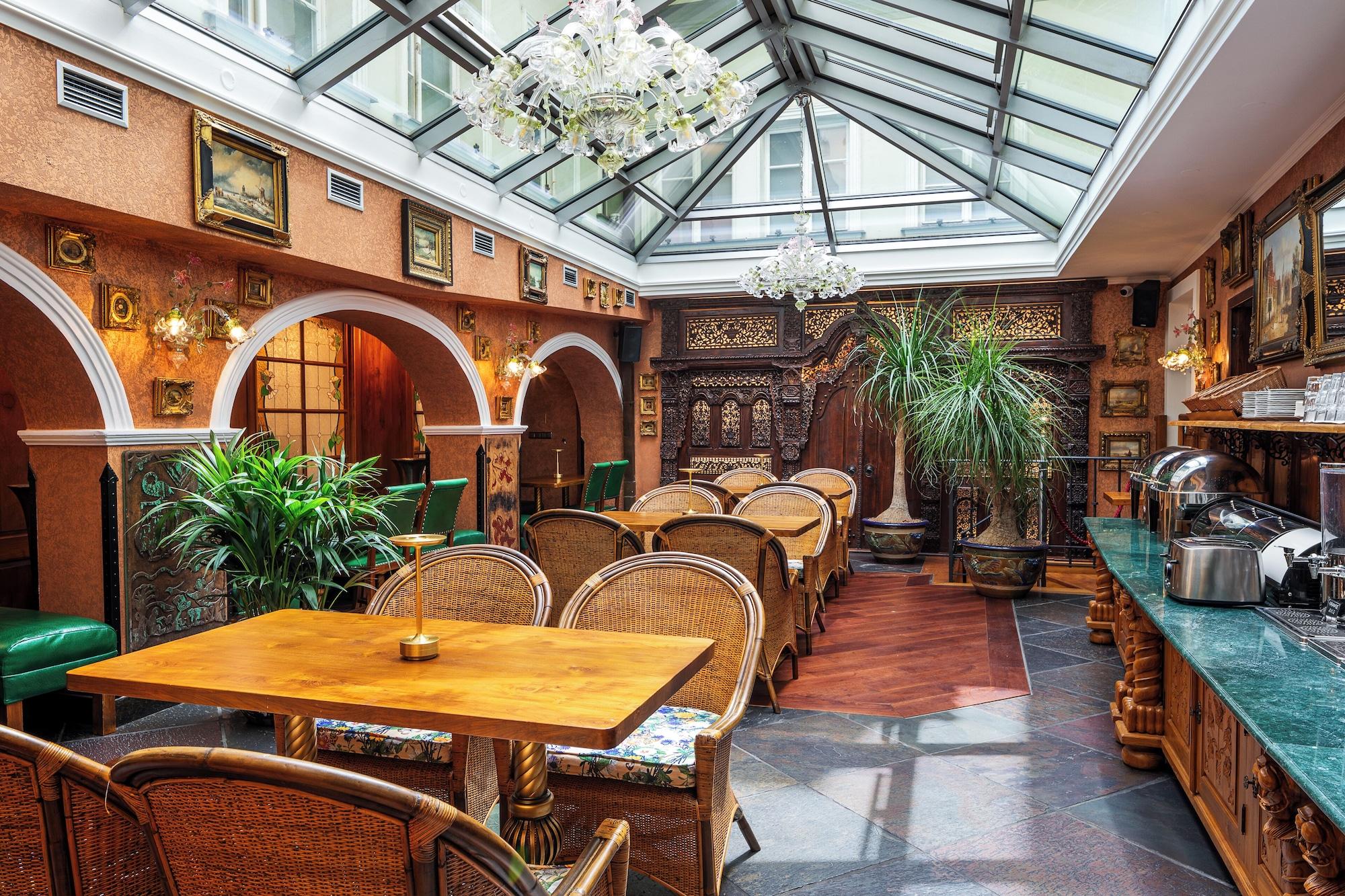Restaurant Hotel U Zlatého Stromu Prague by BHG