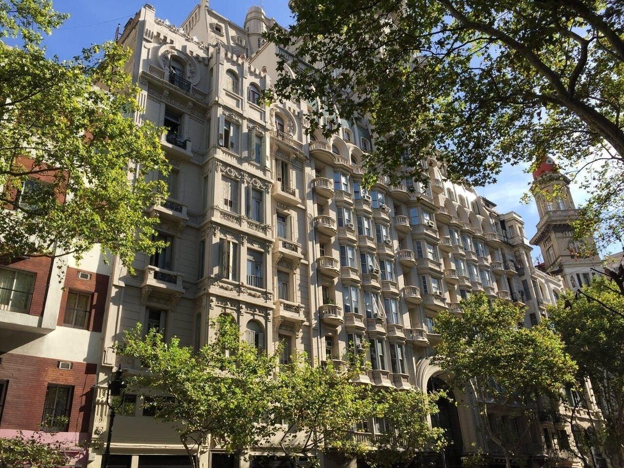 Vista Exterior Avenida Tango