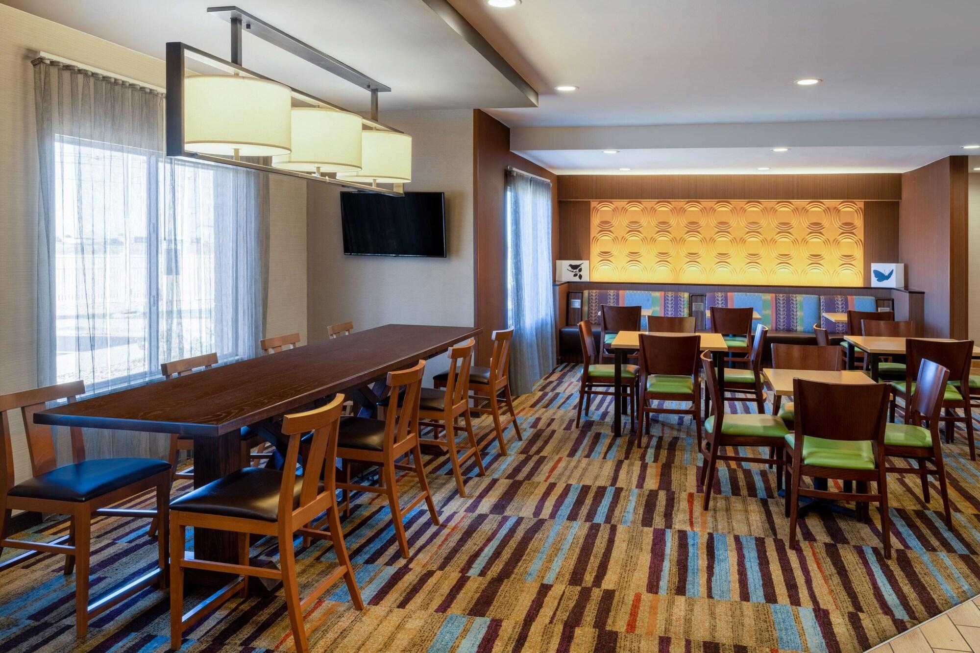 Vista Lobby Fairfield Inn and Suites by Marriott Denver Aurora/ Medical Center