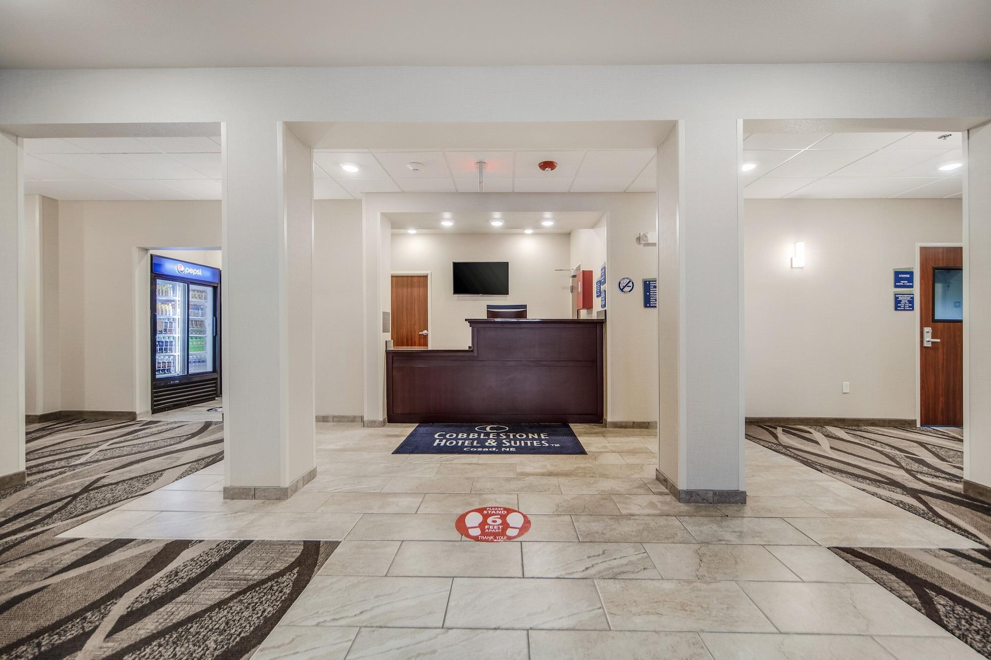 Vista Lobby Cobblestone Hotel & Suites - Cozad