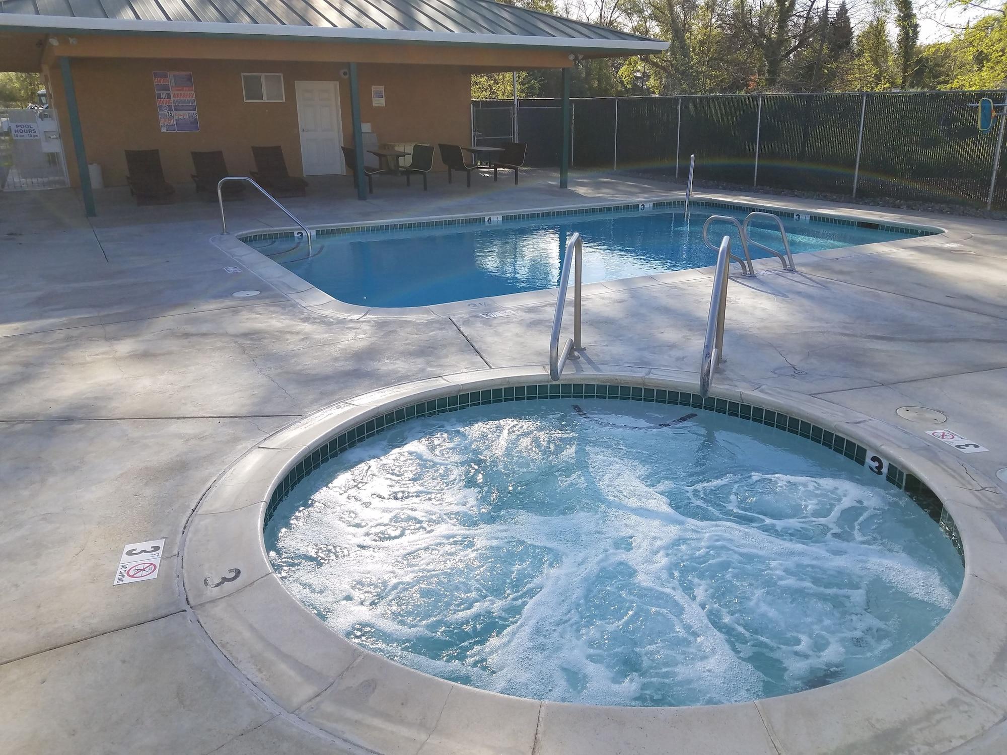 Spa Gridley Inn & RV Park